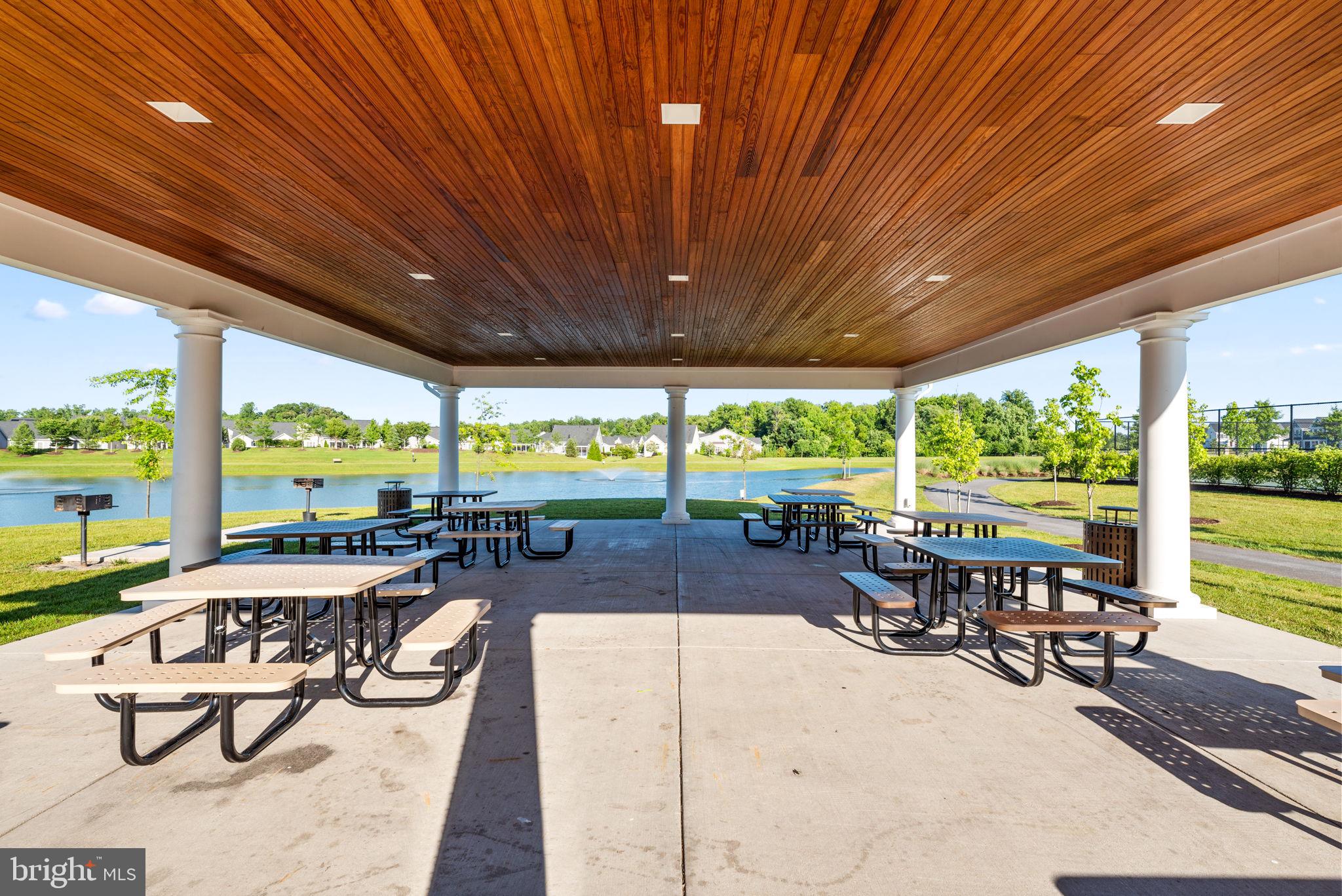 TWO RIVERS - Residential