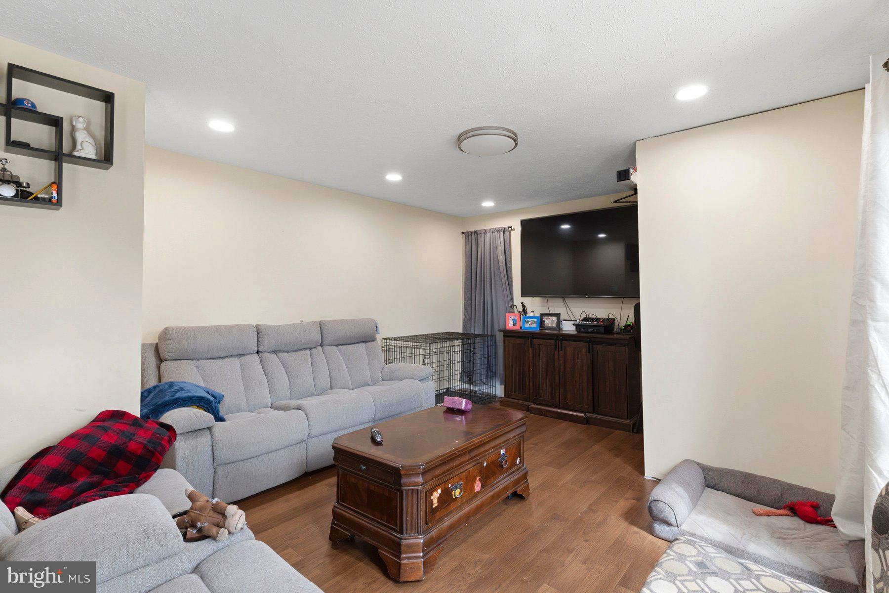 SMITH'S LANDING - Residential