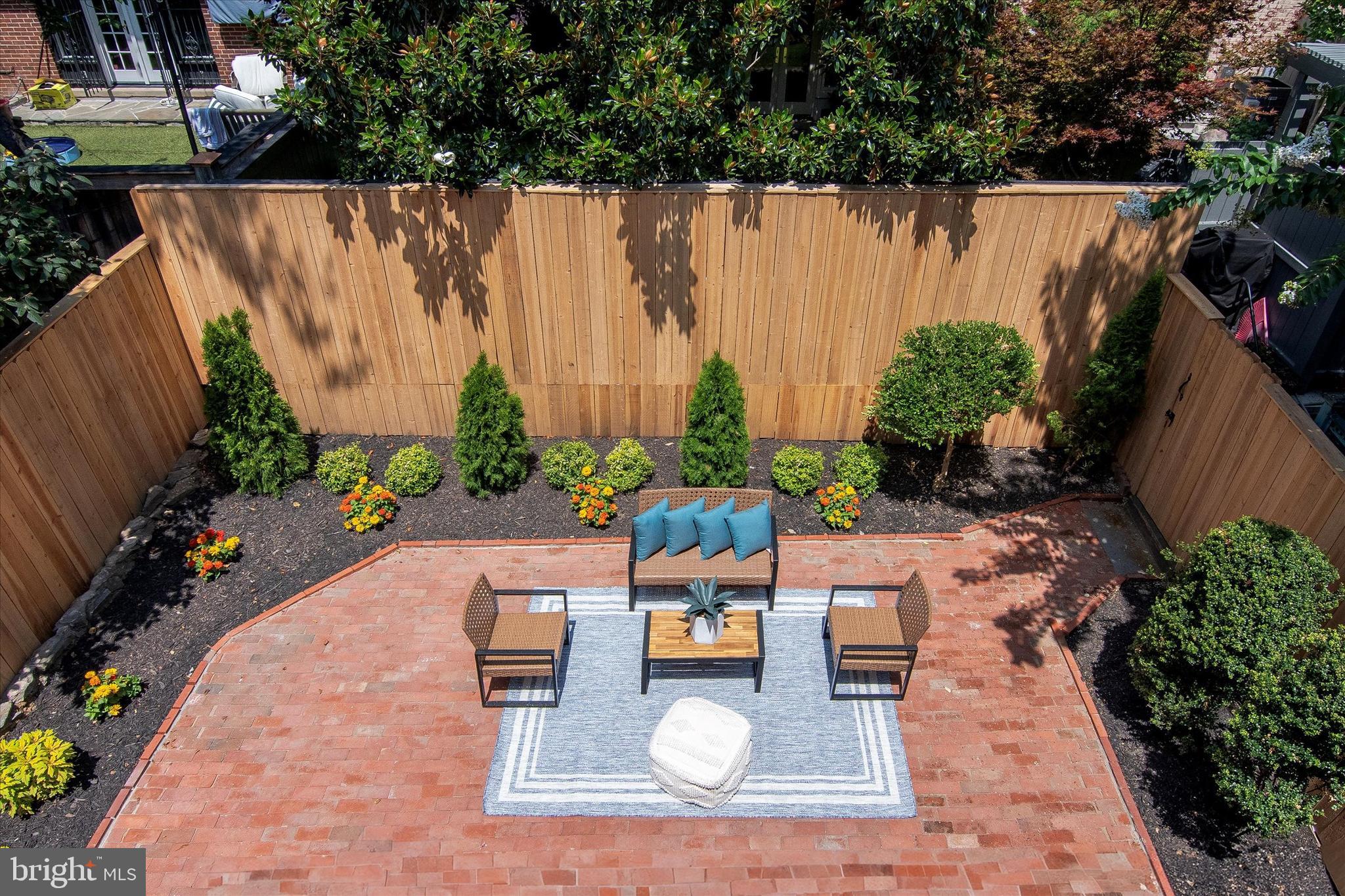 OLD TOWN ALEXANDRIA - Residential