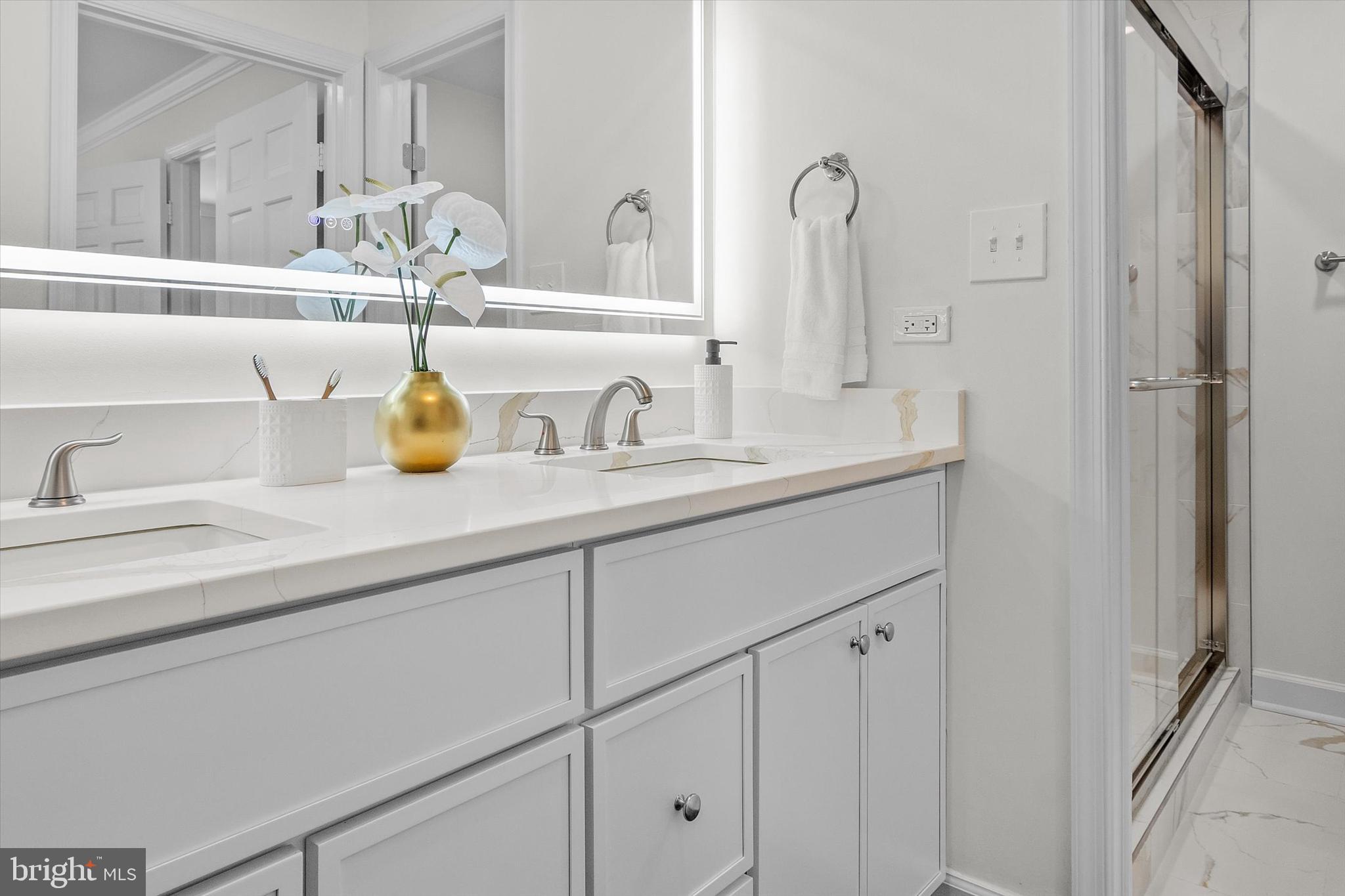 OLD TOWN ALEXANDRIA - Residential