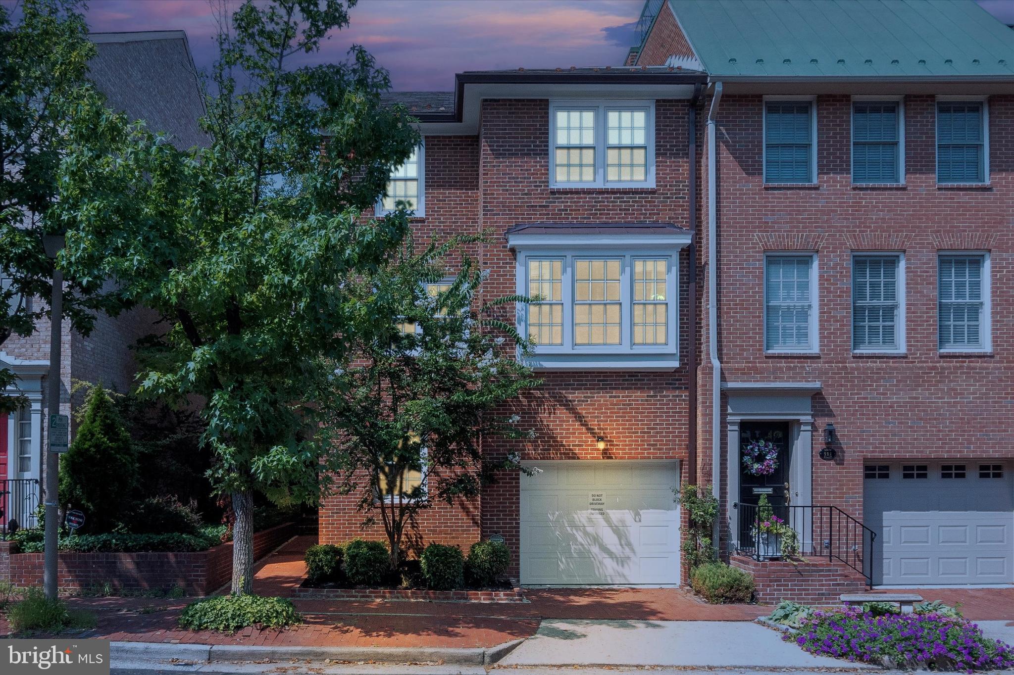 OLD TOWN ALEXANDRIA - Residential