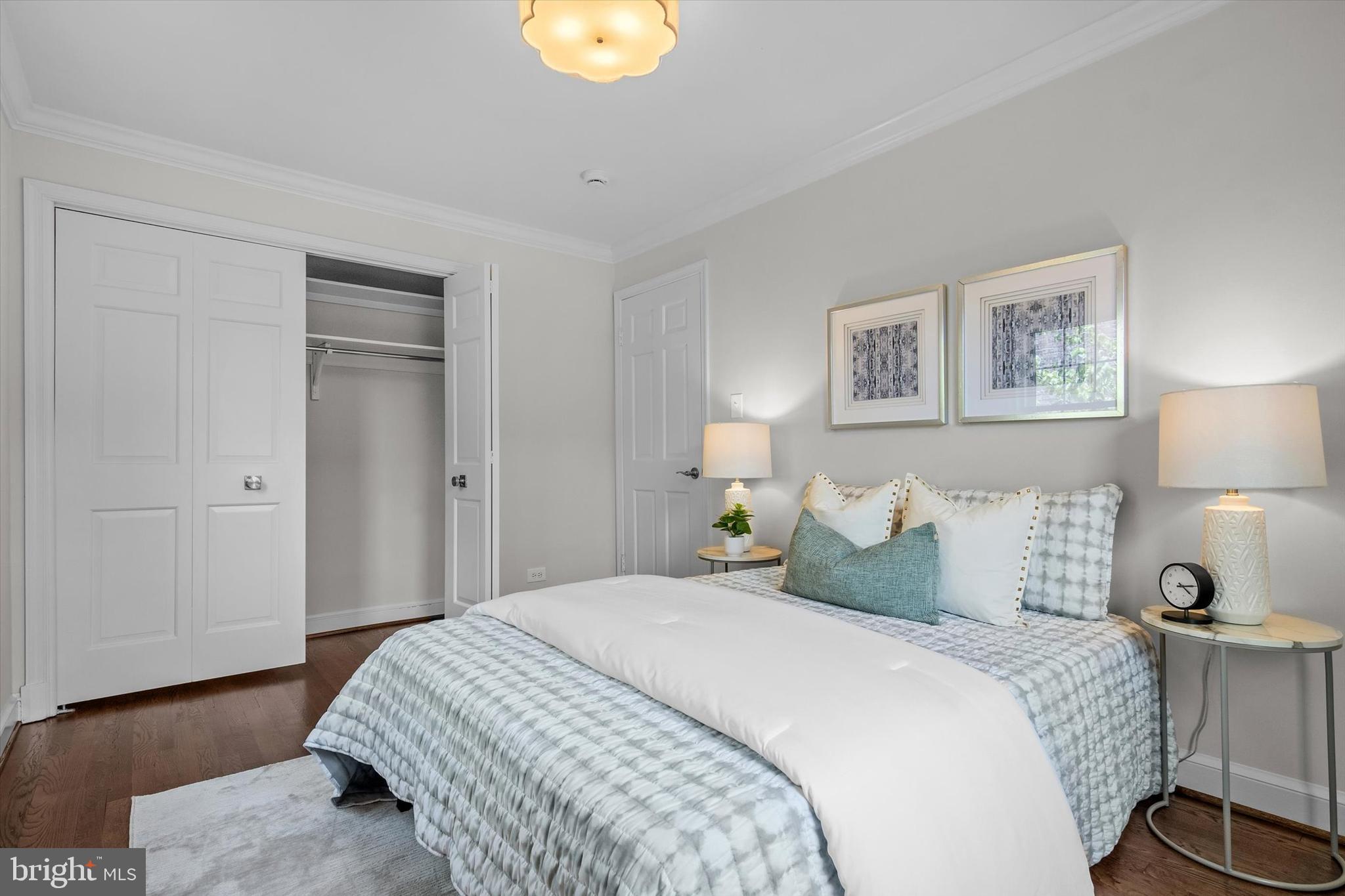 OLD TOWN ALEXANDRIA - Residential