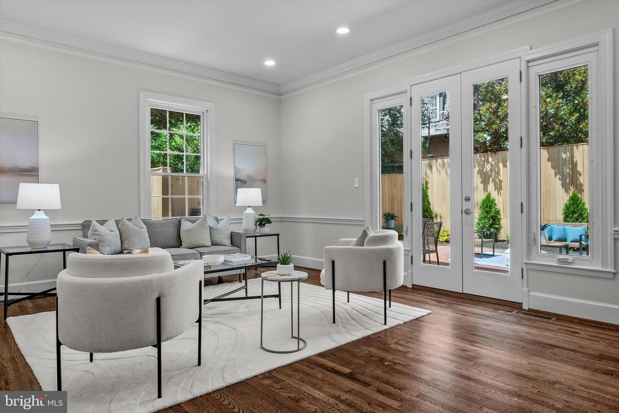 OLD TOWN ALEXANDRIA - Residential