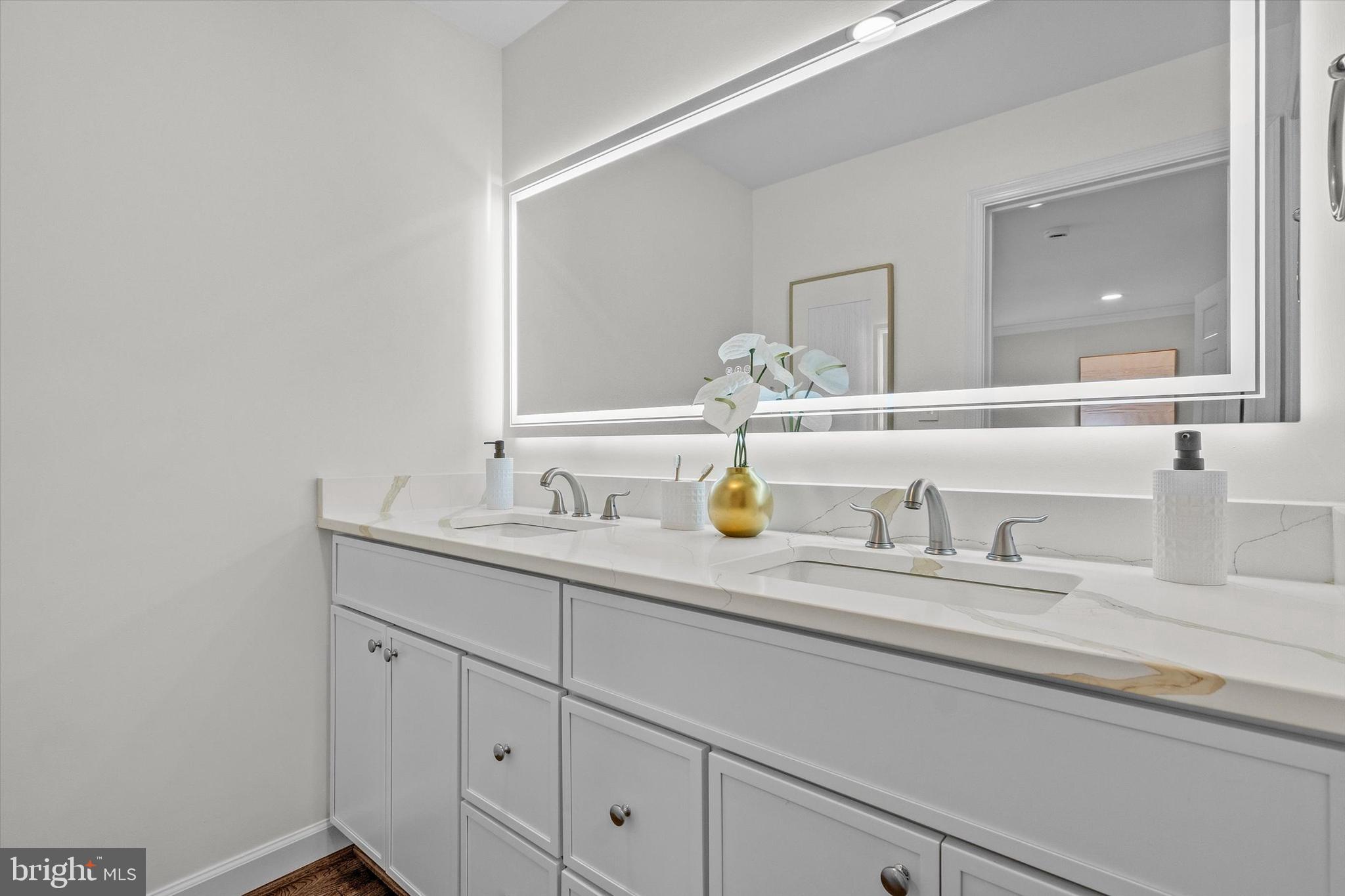 OLD TOWN ALEXANDRIA - Residential