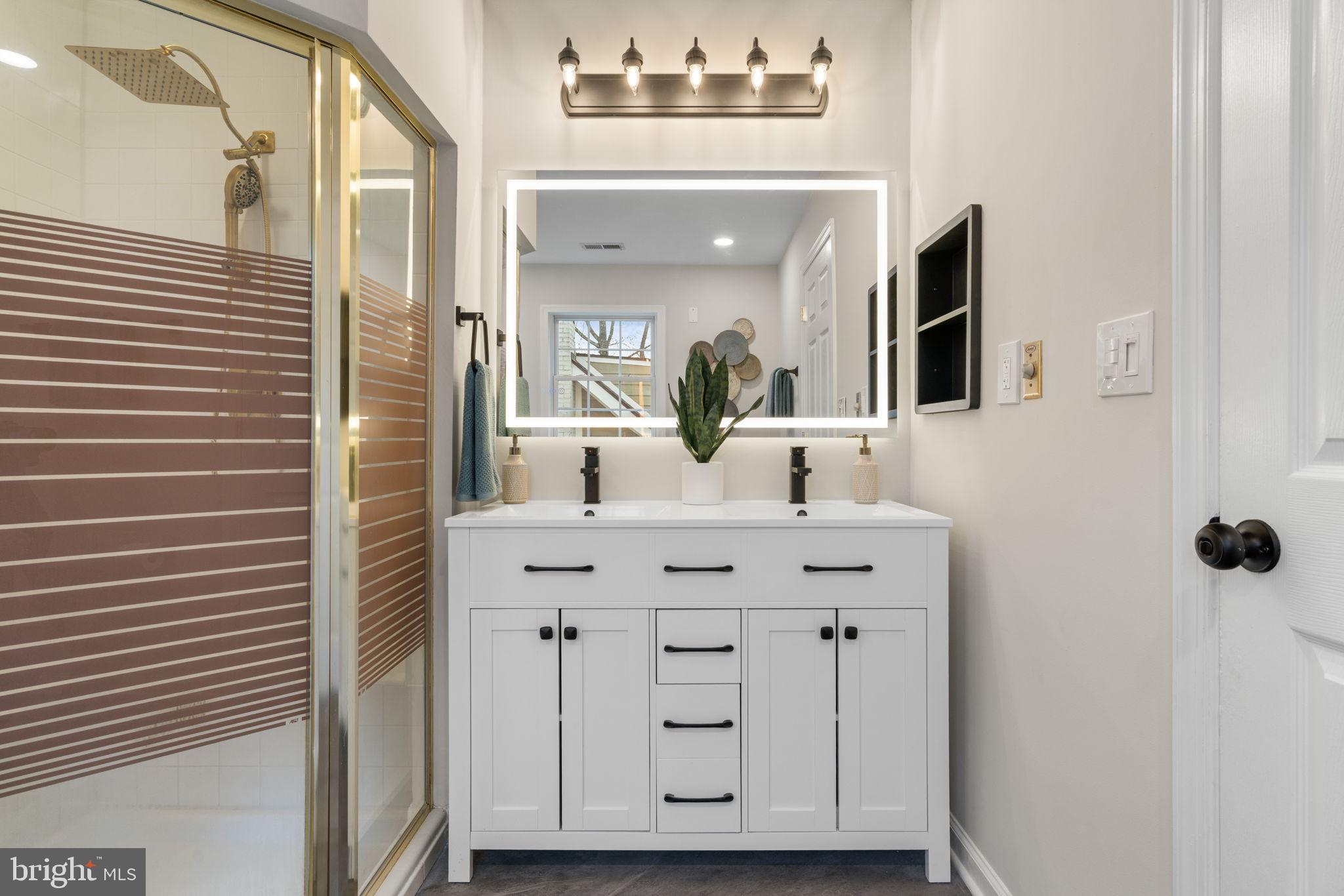 HALEMHURST - Residential