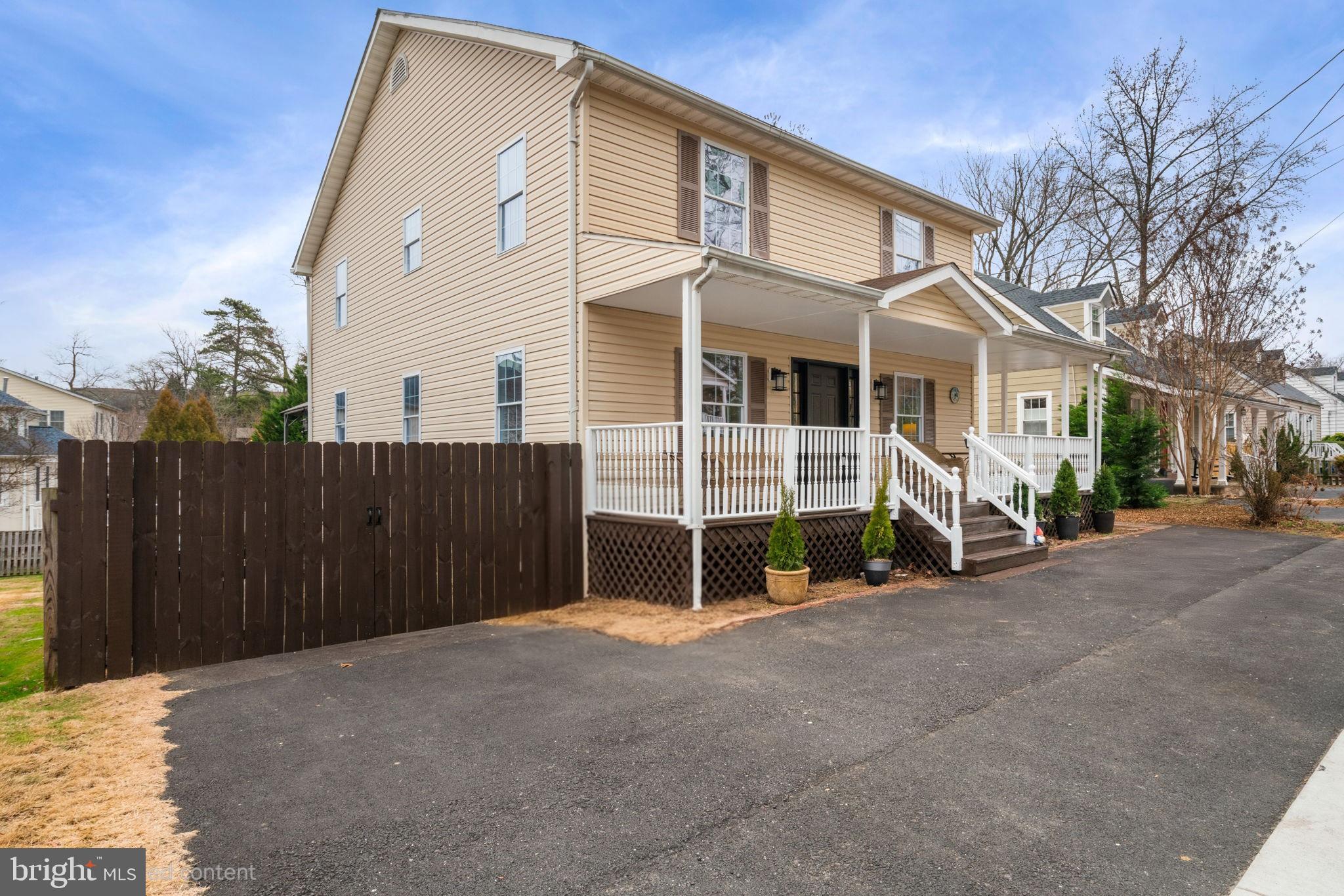 HALEMHURST - Residential