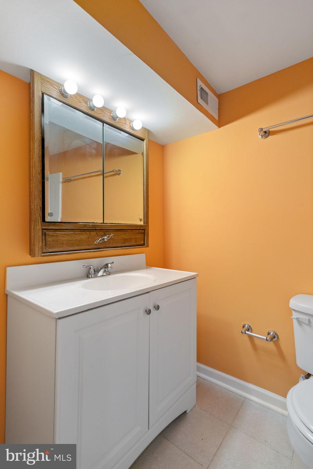 HALEMHURST - Residential