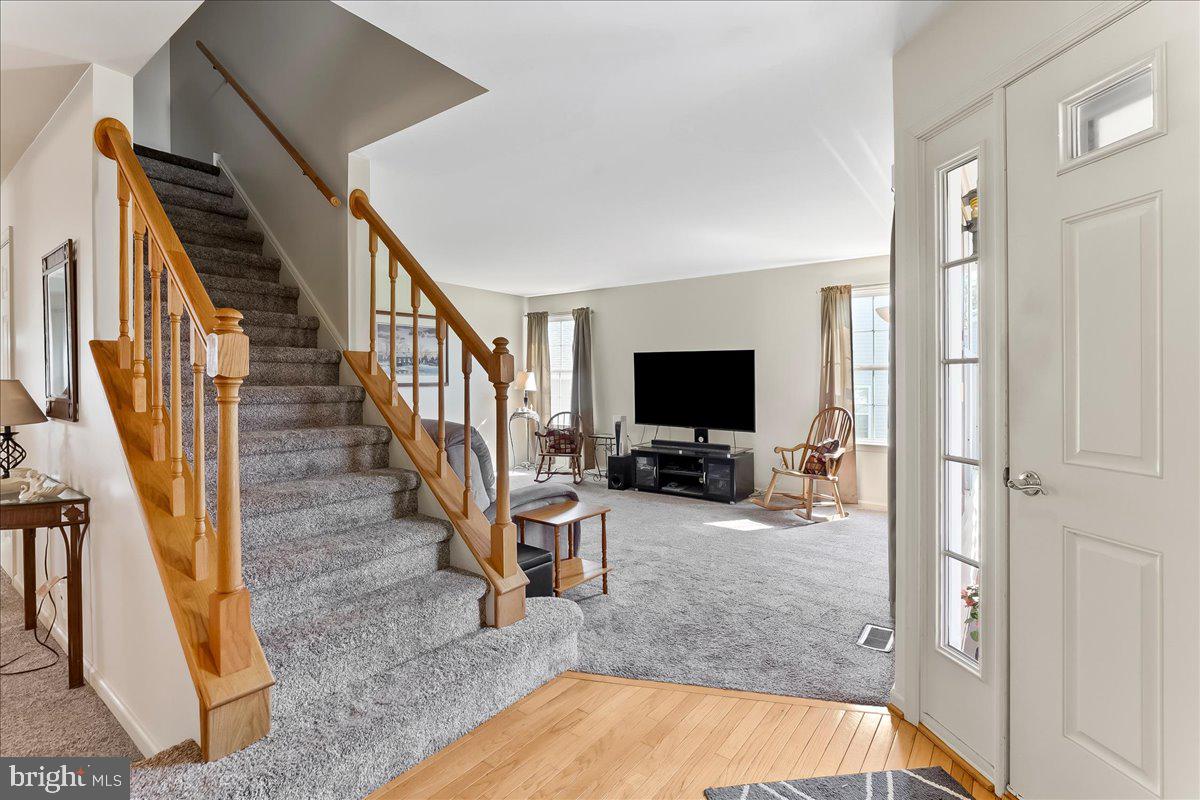 735 W GLENVIEW DRIVE