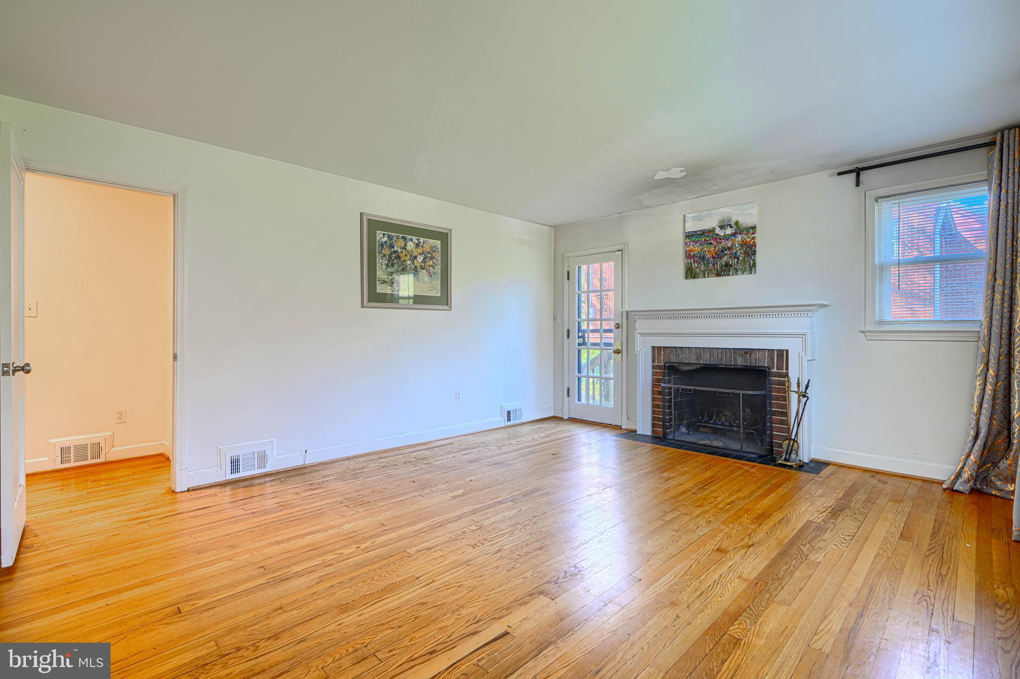 COLLEGE PARK - Residential