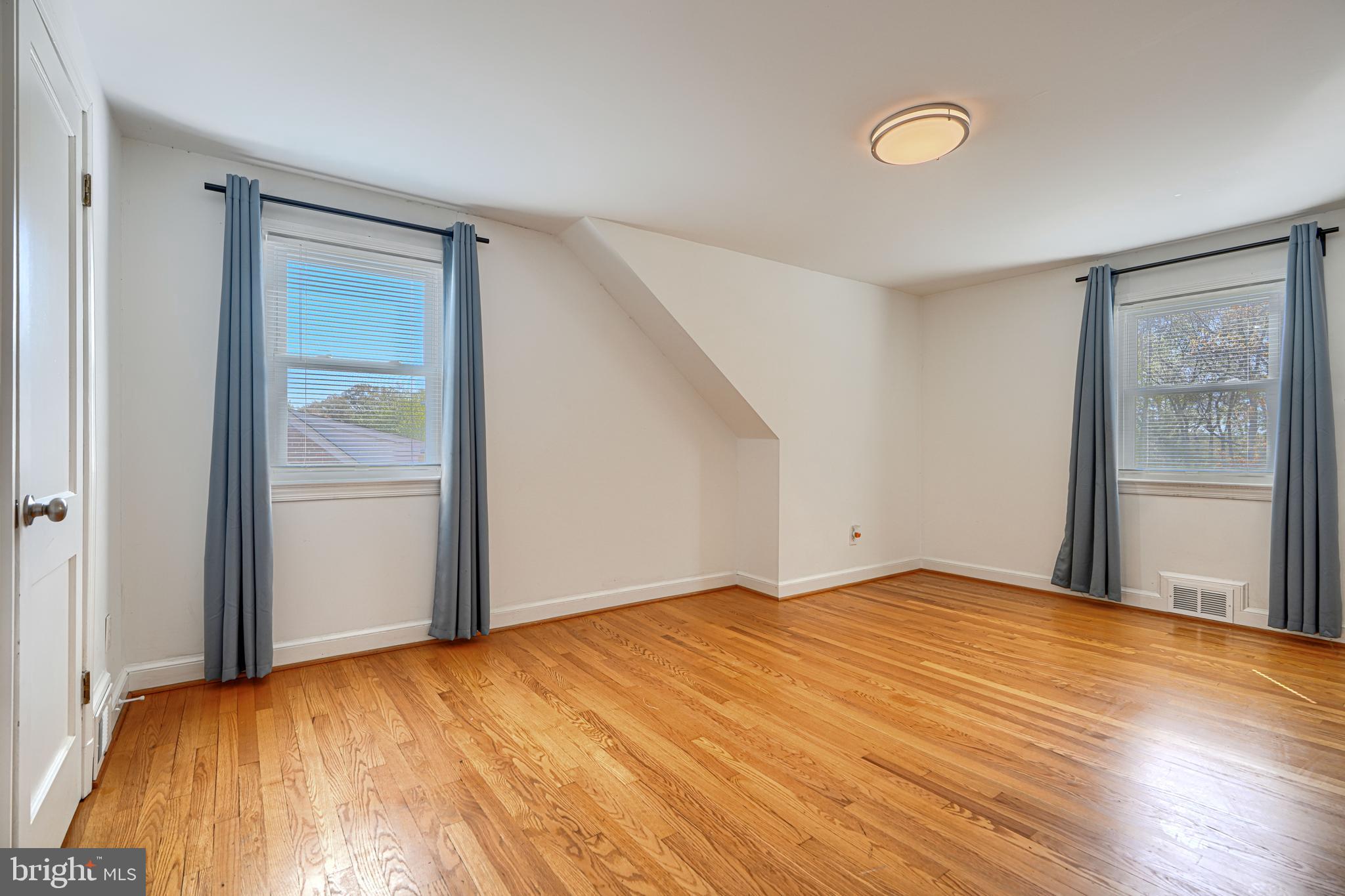 COLLEGE PARK - Residential