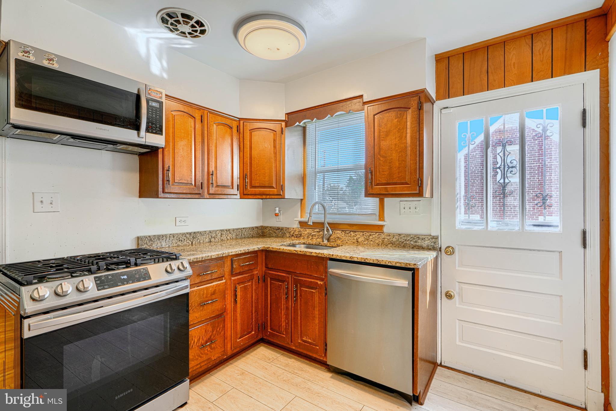 COLLEGE PARK - Residential