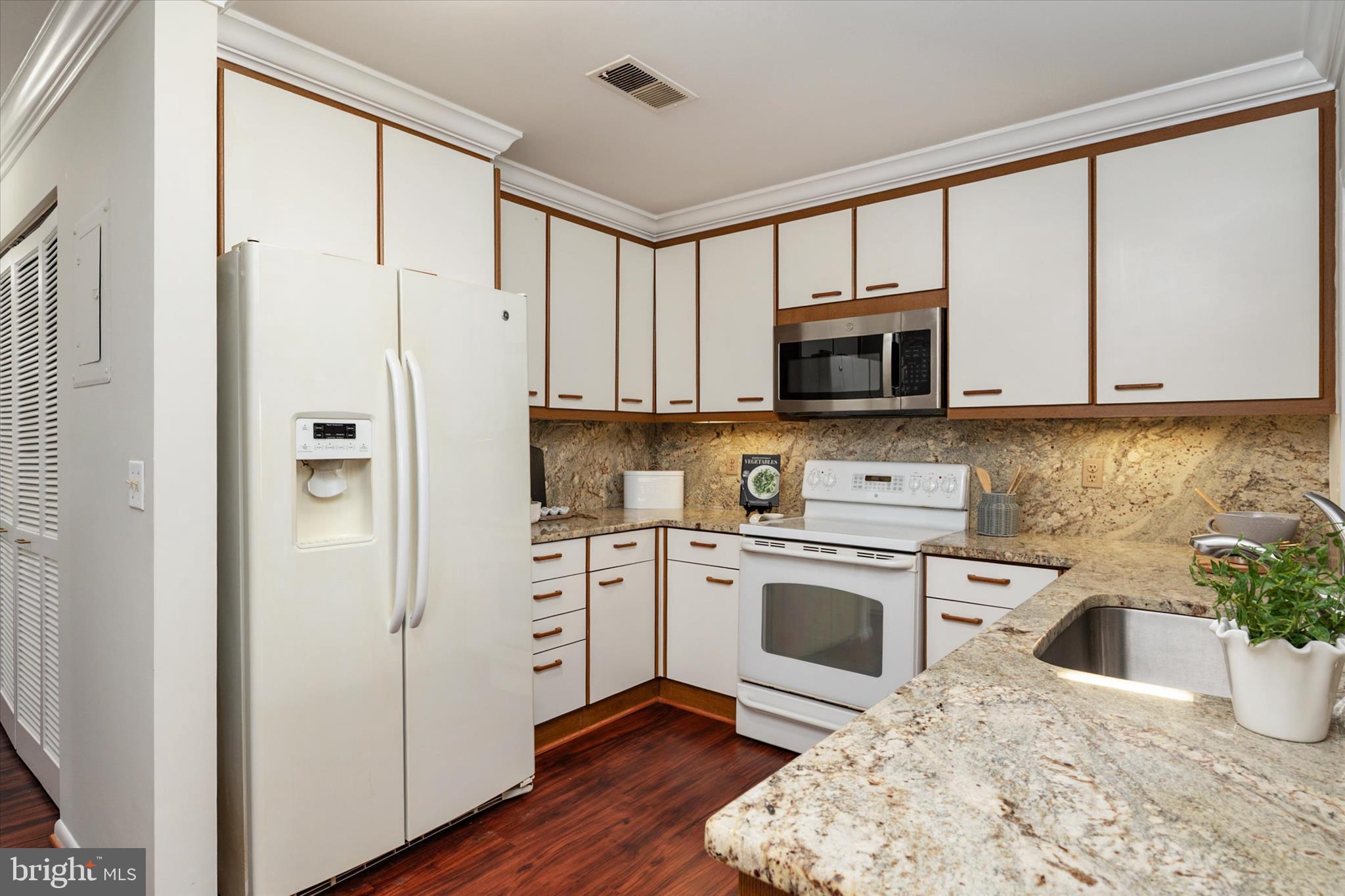 SHEARWATER CONDO - Residential