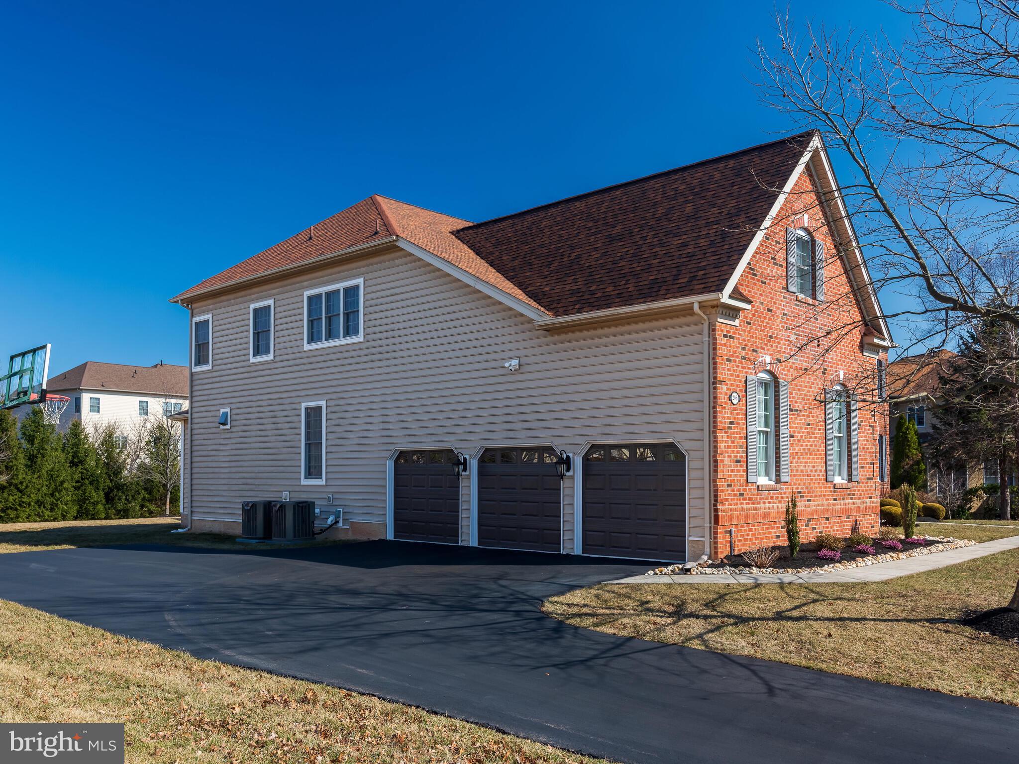 RIVERCREST - Residential