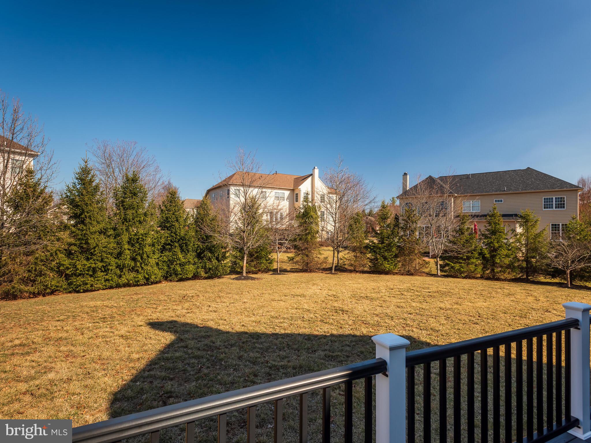 RIVERCREST - Residential