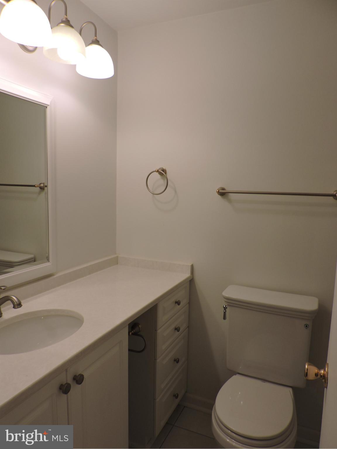 LAKE RIDGE/PROMONTRY OAK - Residential Lease