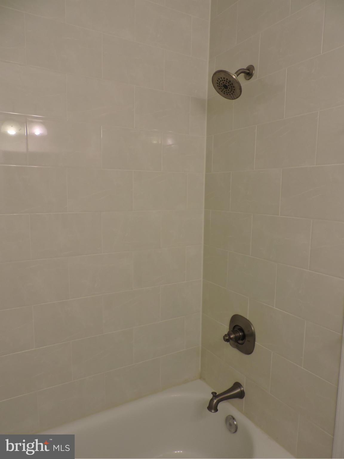 LAKE RIDGE/PROMONTRY OAK - Residential Lease