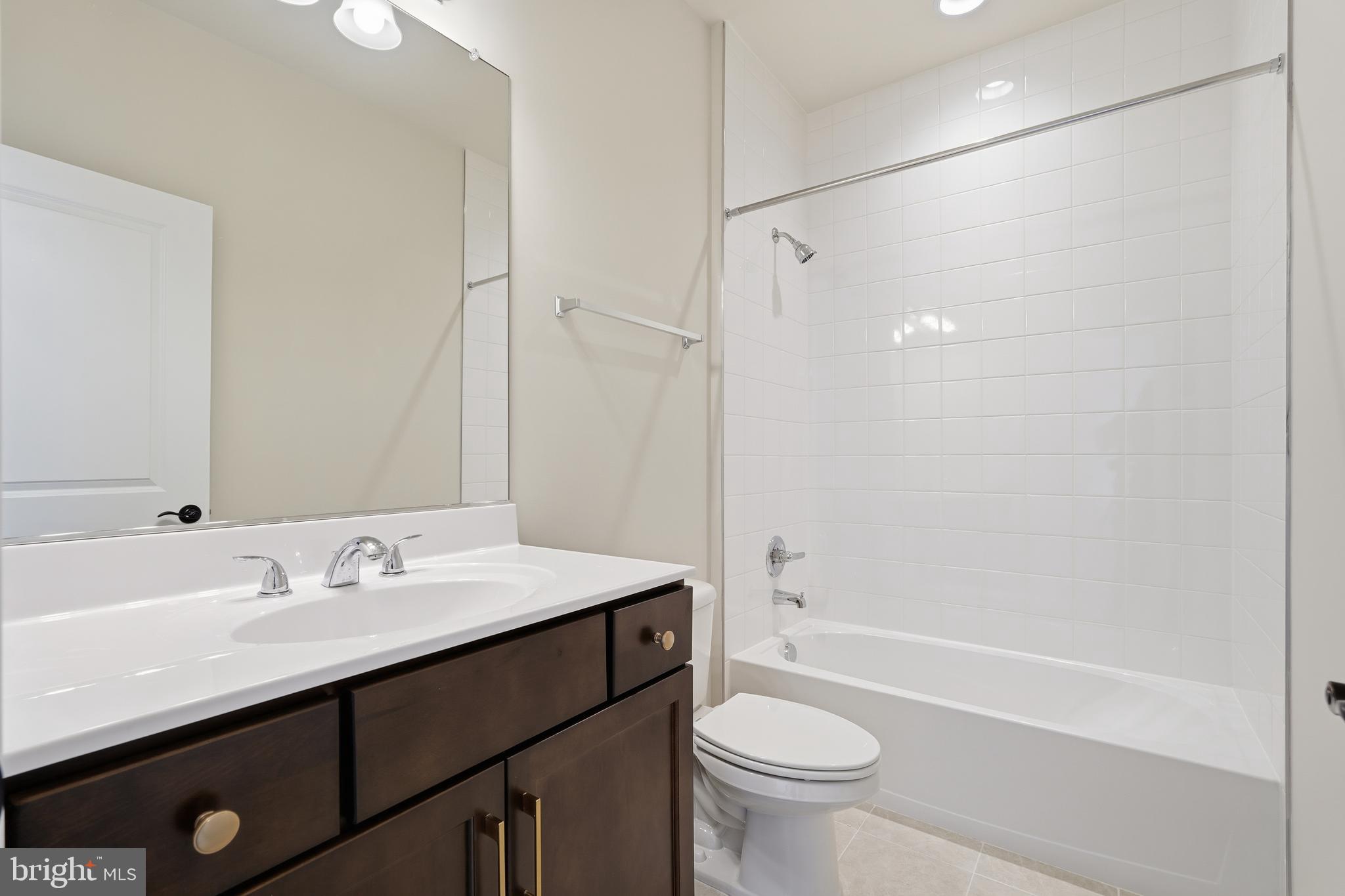 HIATT POINTE AT SNOWDEN BRIDGE - Residential