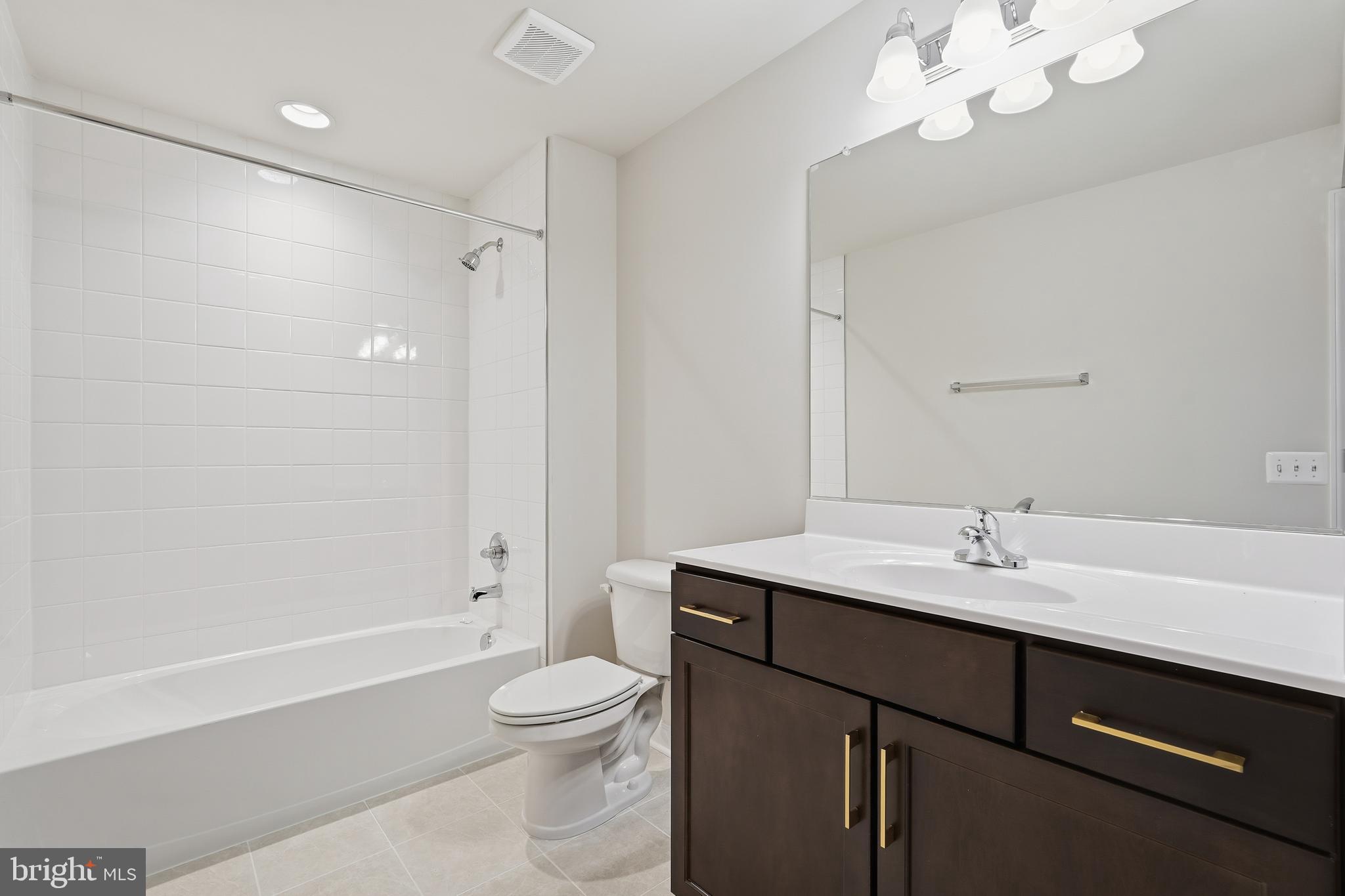 HIATT POINTE AT SNOWDEN BRIDGE - Residential