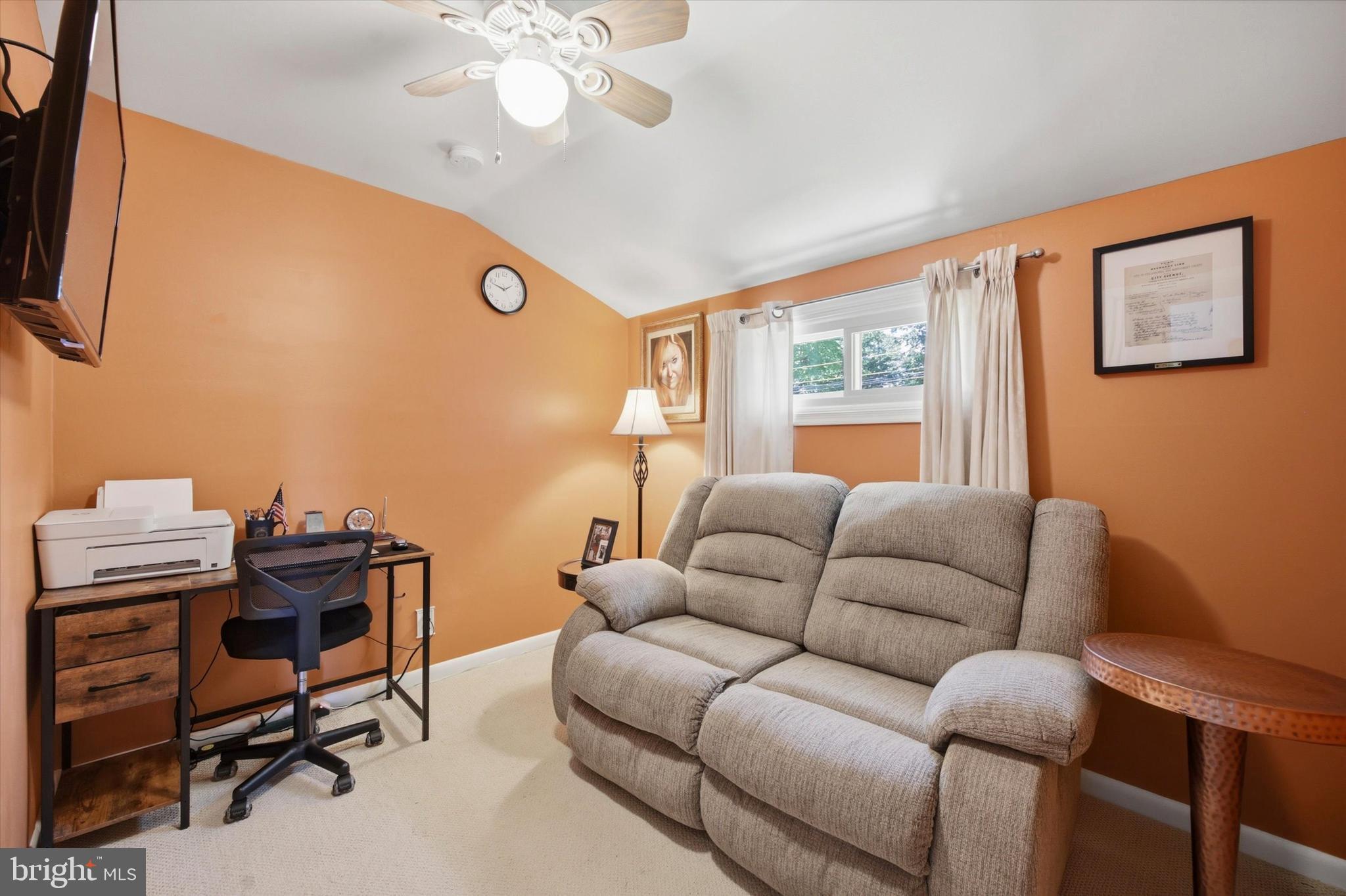 LARCHMONT - Residential