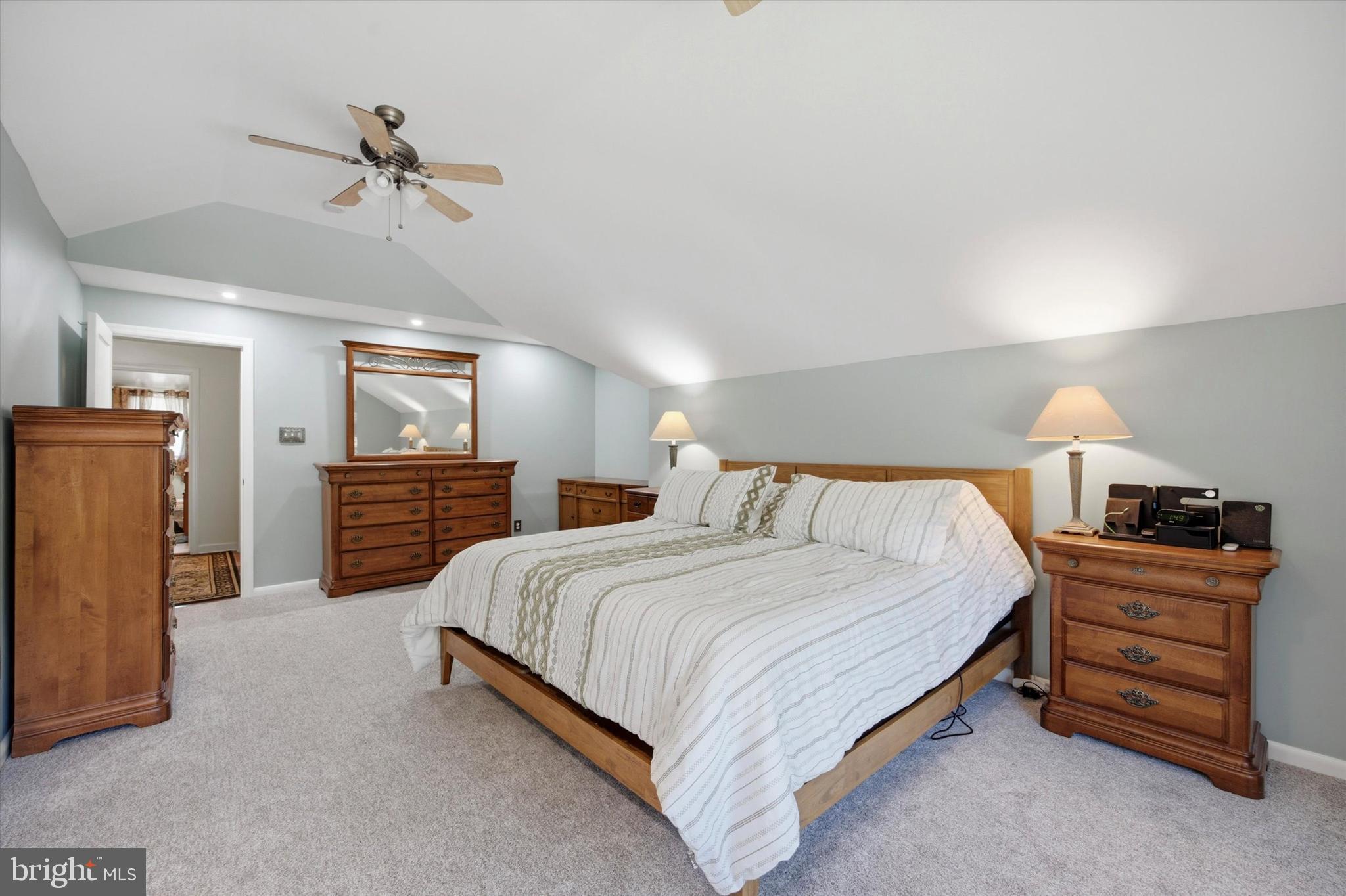 LARCHMONT - Residential