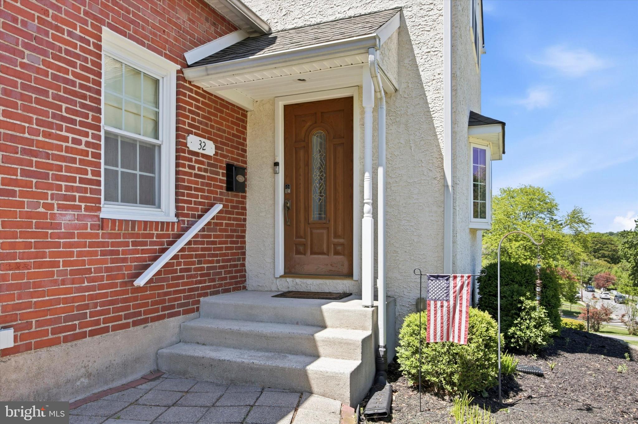 LARCHMONT - Residential