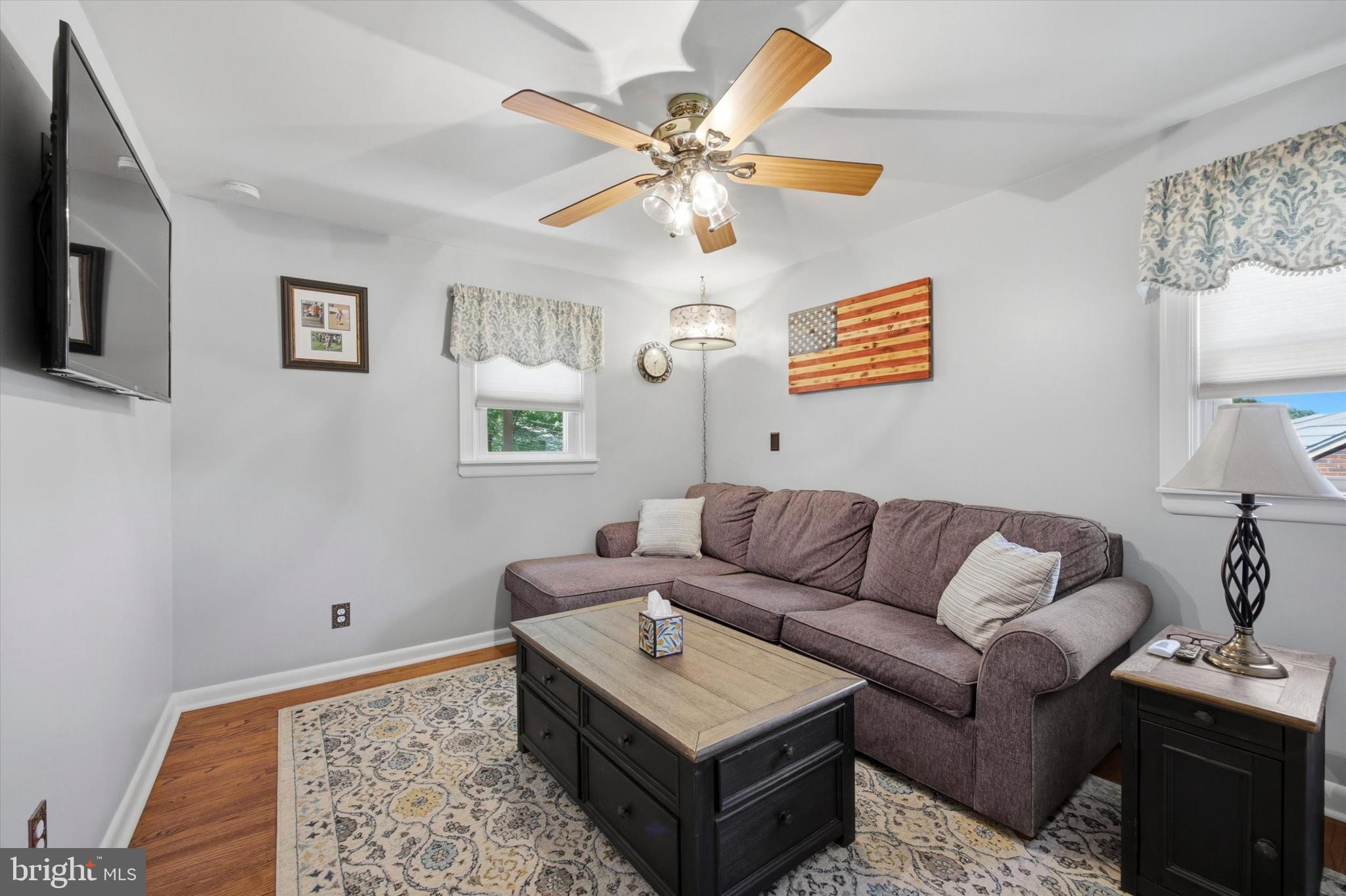 LARCHMONT - Residential