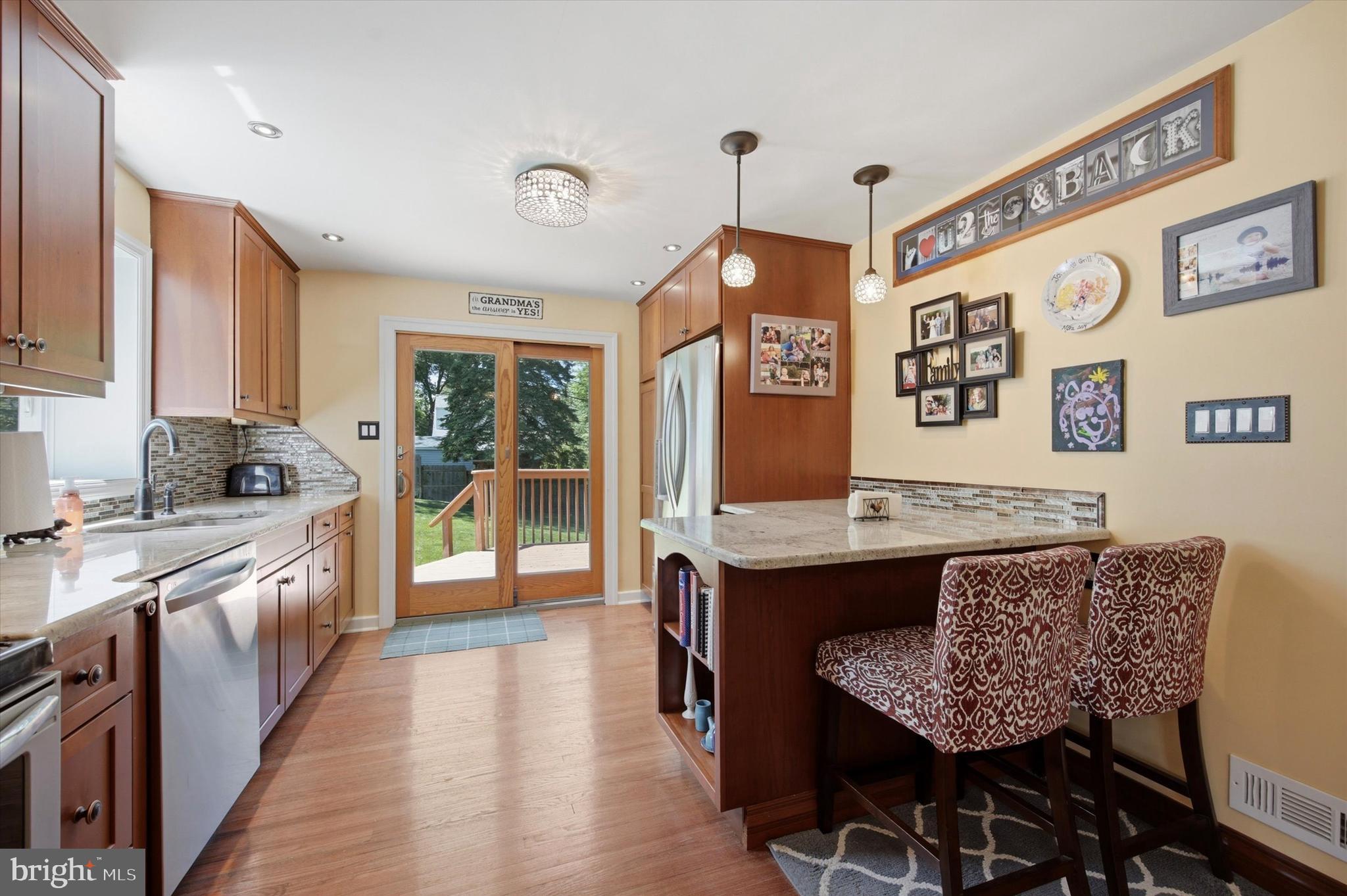LARCHMONT - Residential