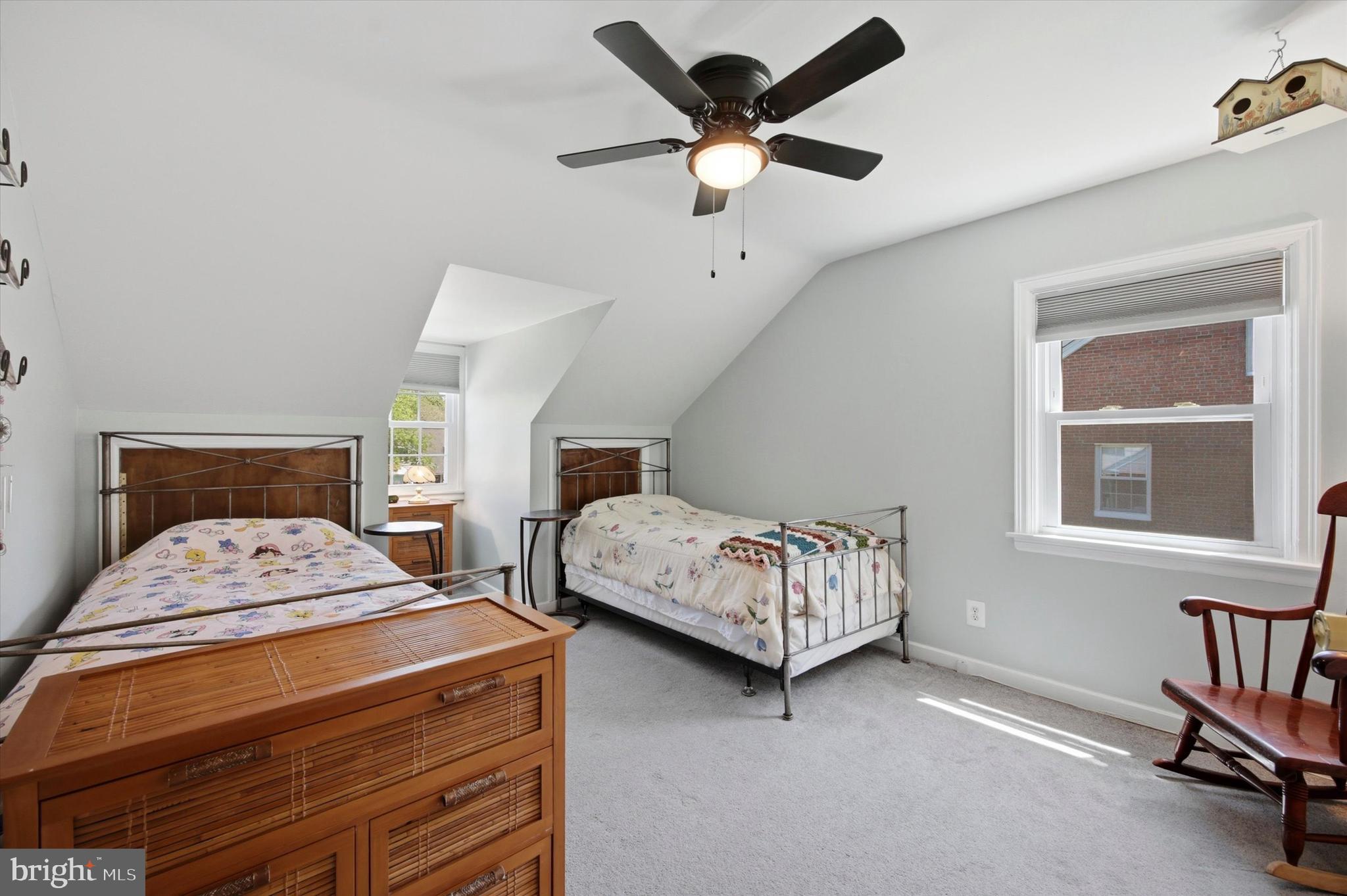 LARCHMONT - Residential