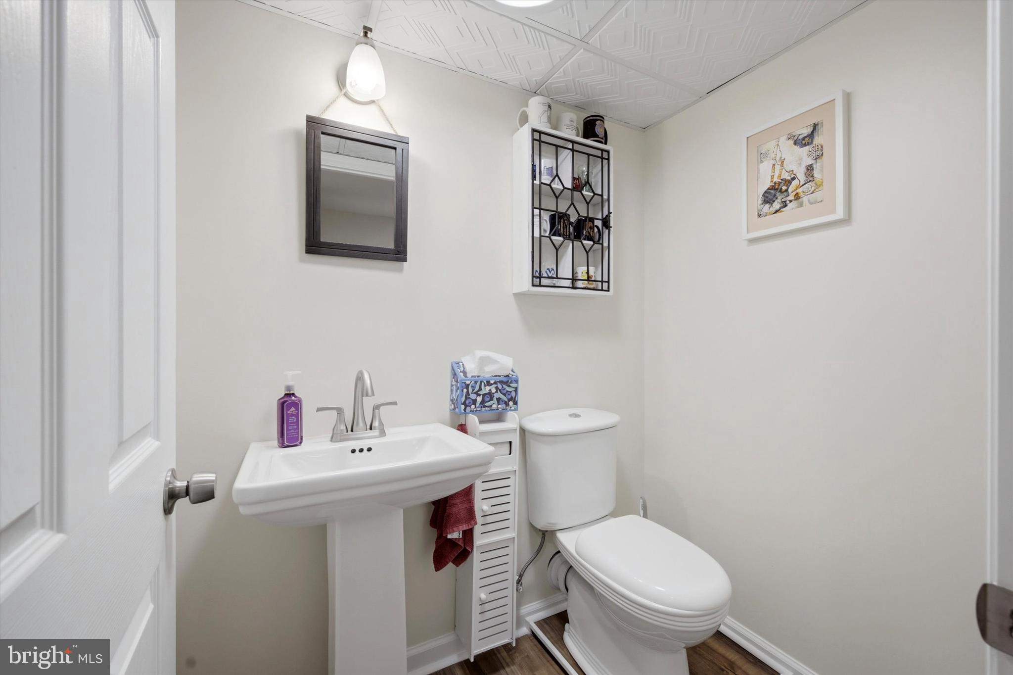 LARCHMONT - Residential
