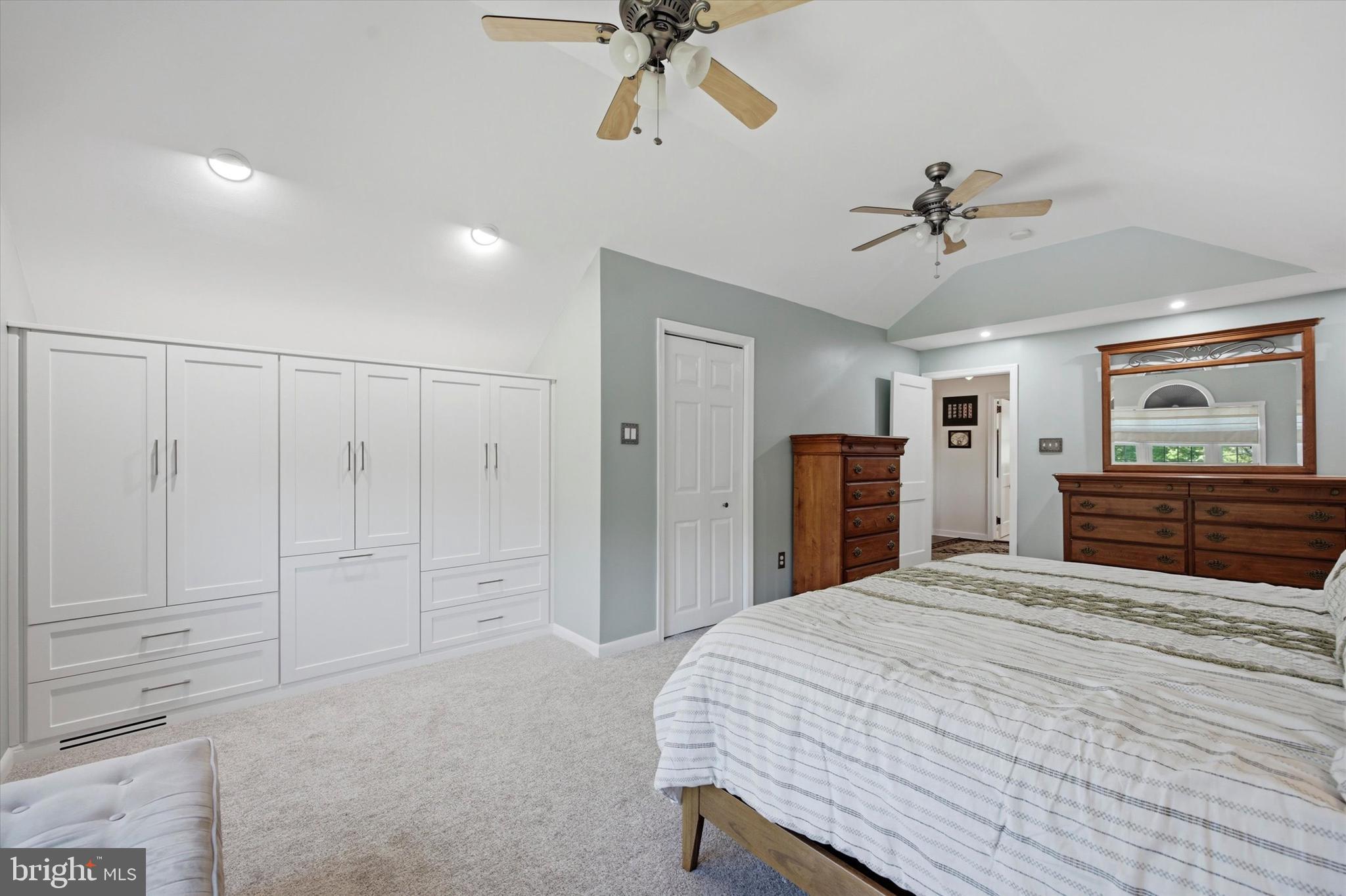 LARCHMONT - Residential