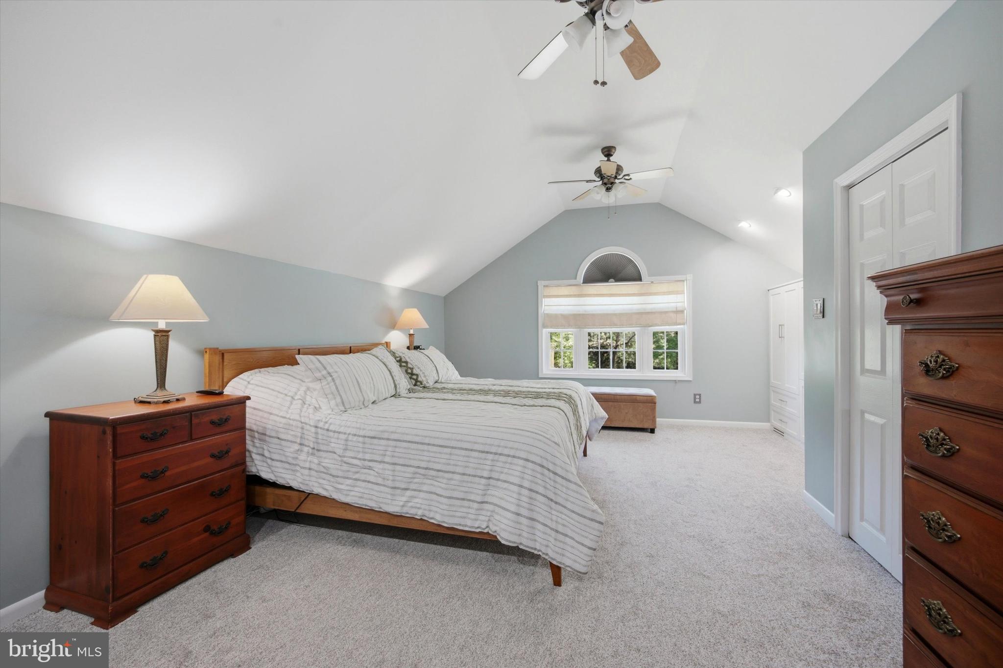 LARCHMONT - Residential