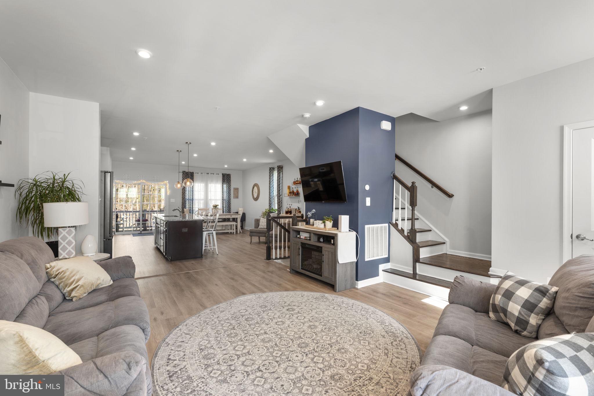 HIGHGATE VILLAGE - Residential