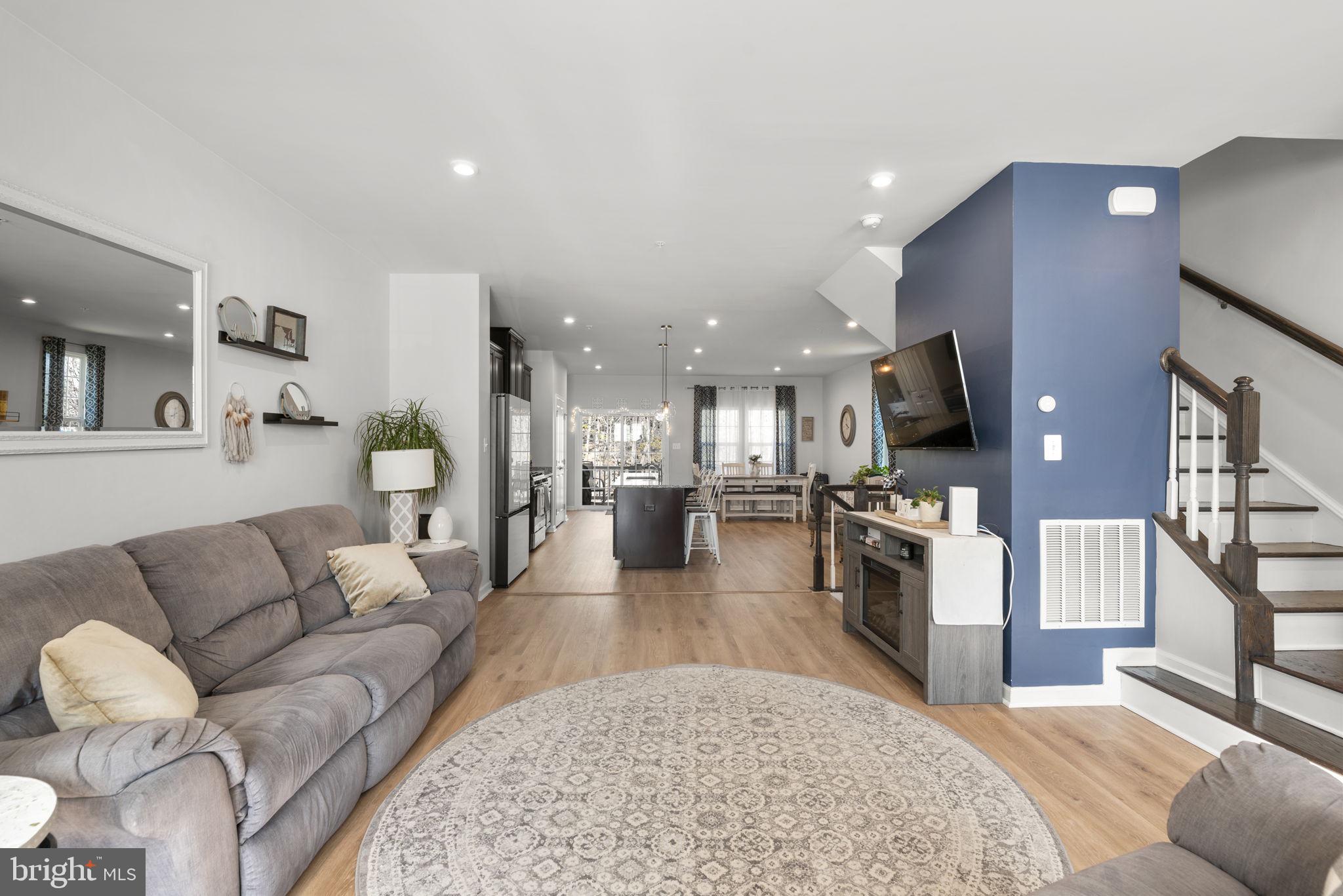 HIGHGATE VILLAGE - Residential