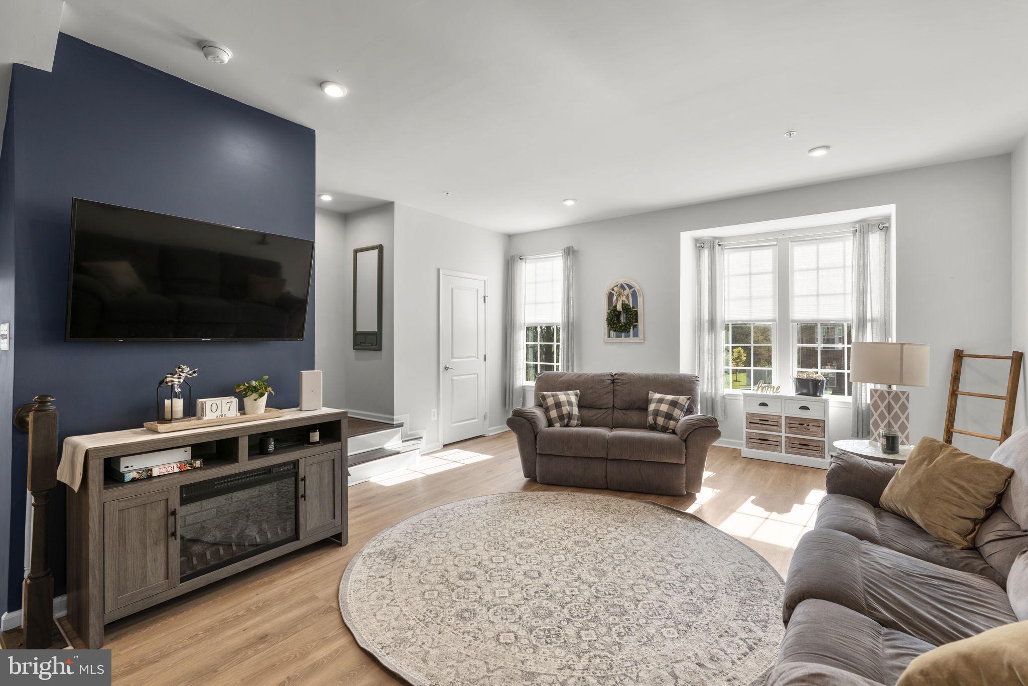 HIGHGATE VILLAGE - Residential