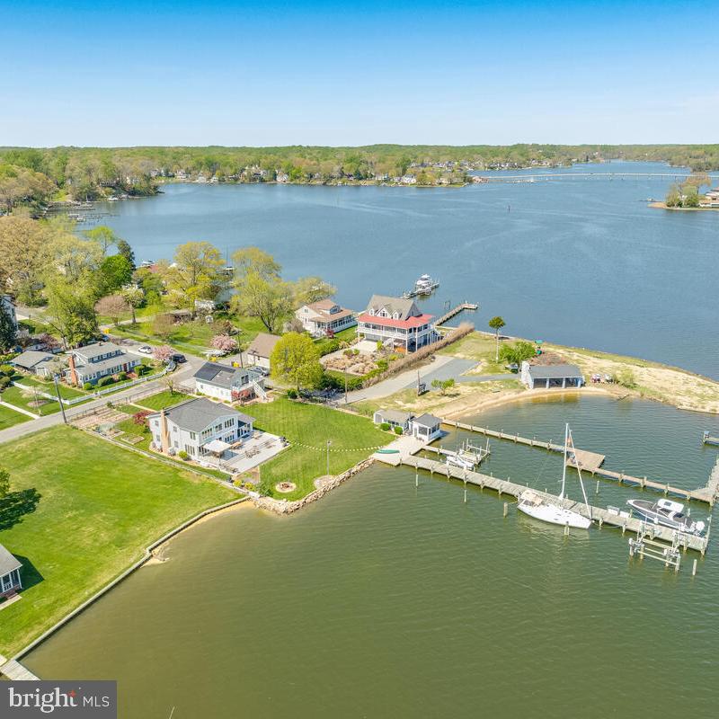 EDGEWATER BEACH - Residential