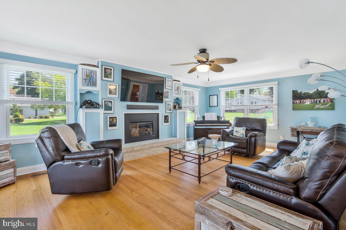 EDGEWATER BEACH - Residential