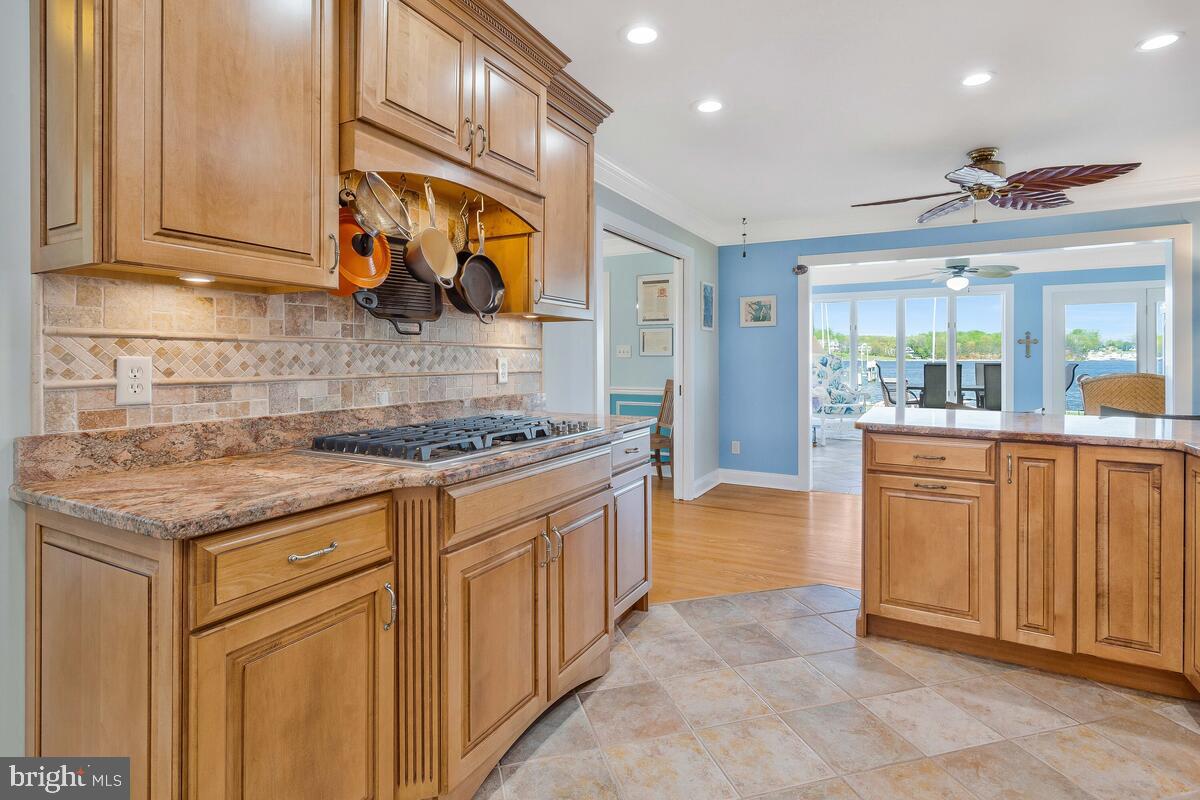 EDGEWATER BEACH - Residential