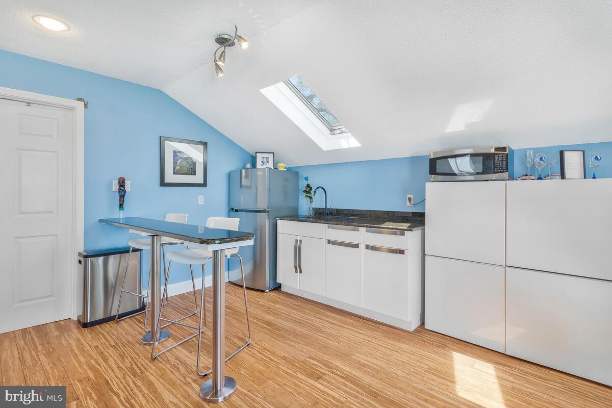 EDGEWATER BEACH - Residential