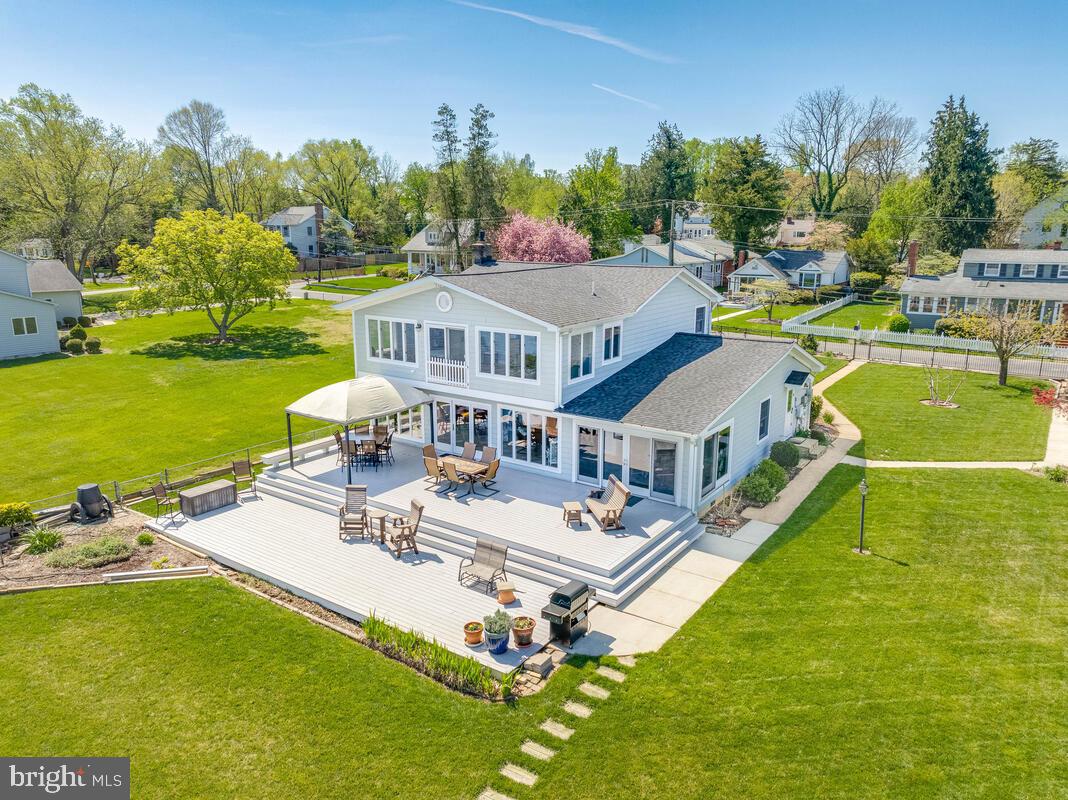 EDGEWATER BEACH - Residential