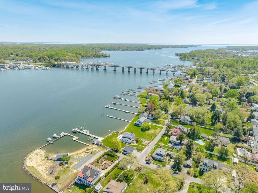 EDGEWATER BEACH - Residential