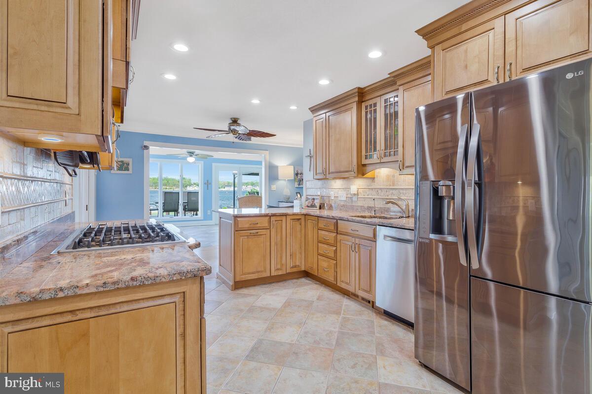 EDGEWATER BEACH - Residential