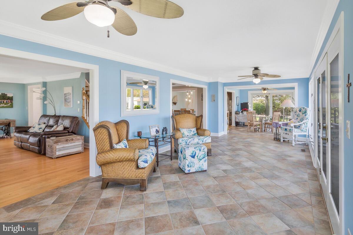 EDGEWATER BEACH - Residential