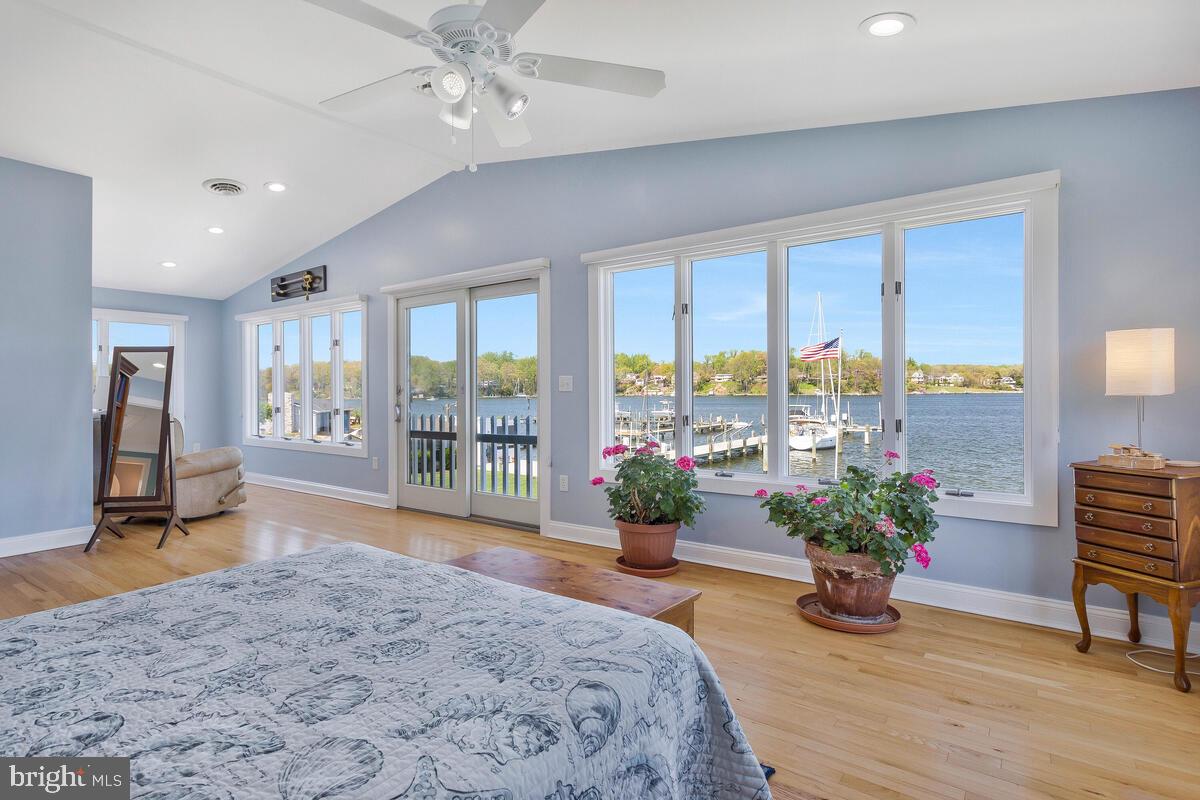 EDGEWATER BEACH - Residential