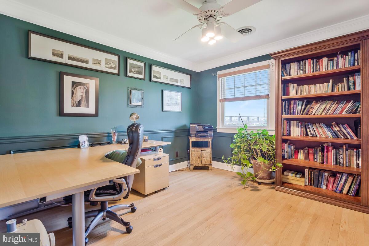 EDGEWATER BEACH - Residential