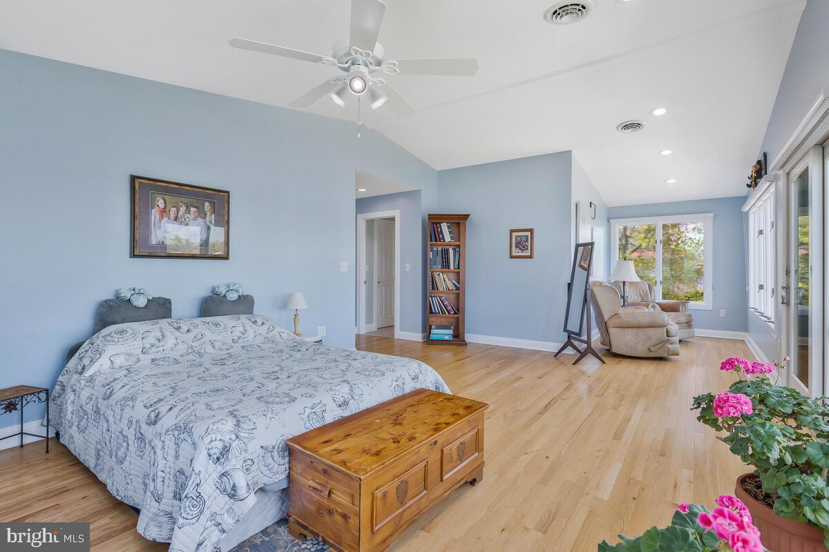 EDGEWATER BEACH - Residential