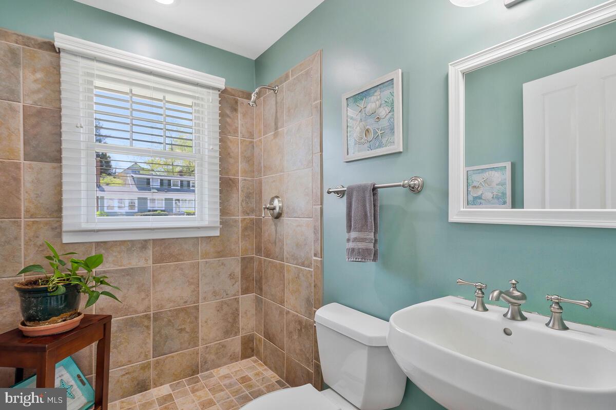 EDGEWATER BEACH - Residential