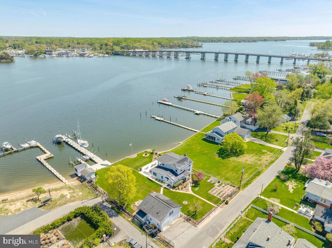 EDGEWATER BEACH - Residential