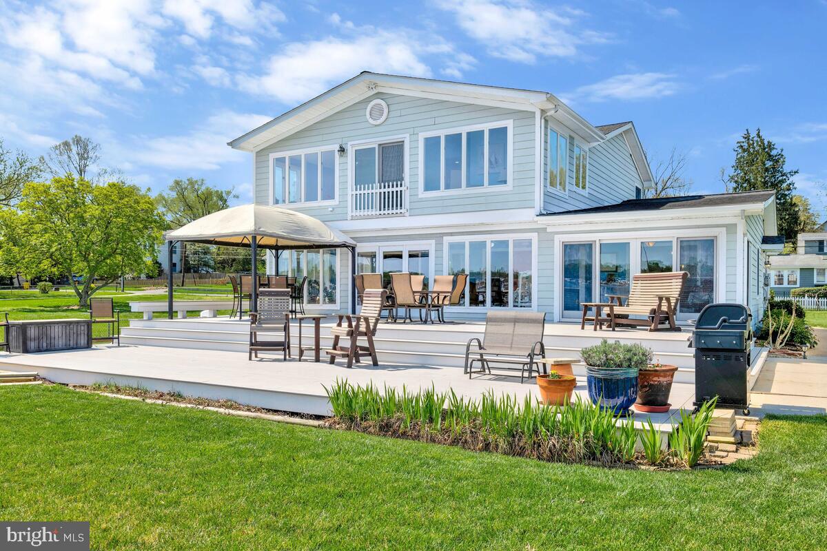 EDGEWATER BEACH - Residential