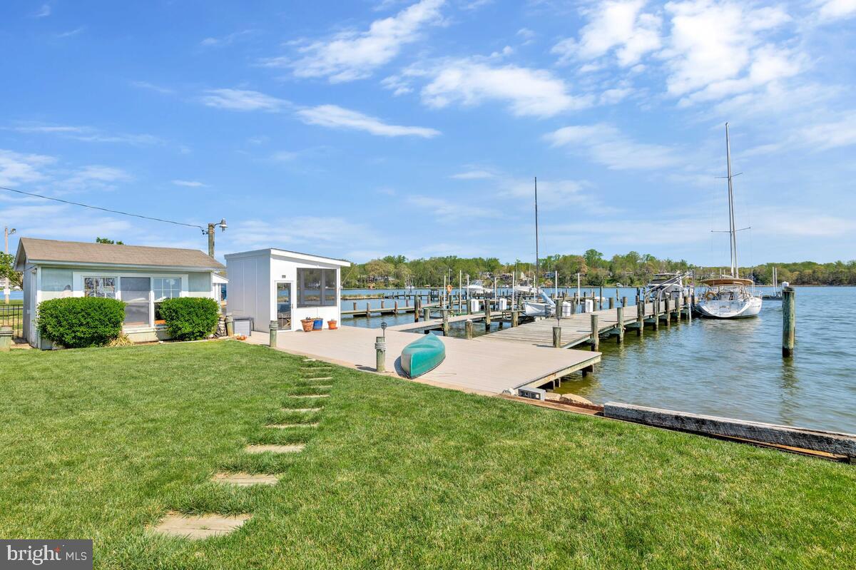 EDGEWATER BEACH - Residential