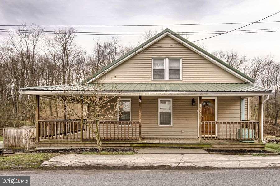 Great 4 Bedroom home in the heart of Landisburg. Great addition that was added in 2001. Lower level had a 3 car garage and could easily be converted back.